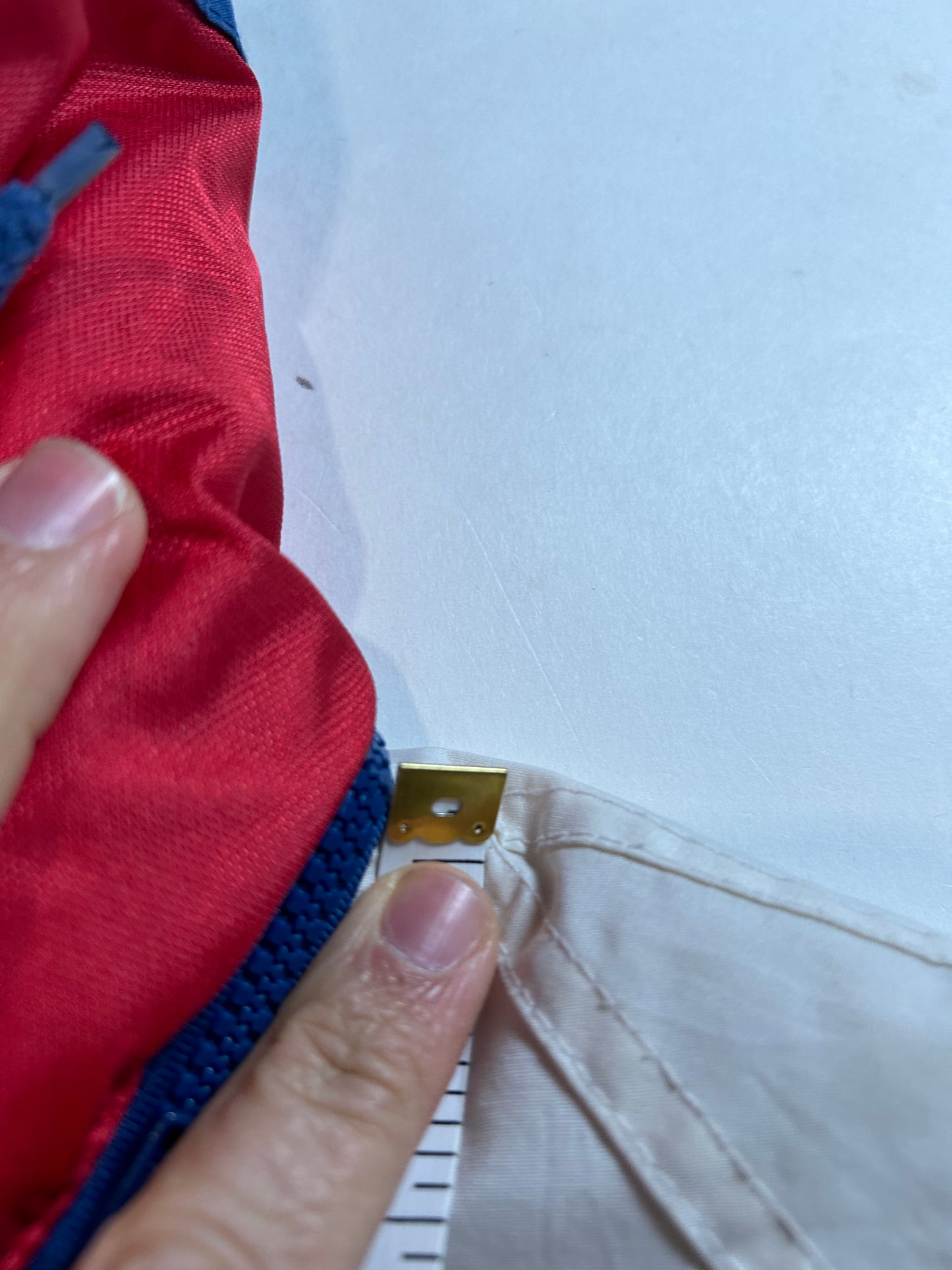 Vintage 90s New England Patriots NFL Graffiti Pro Player Puffer Jacket Tagged Medium Can Fit Large 26.25x27.5 Inches