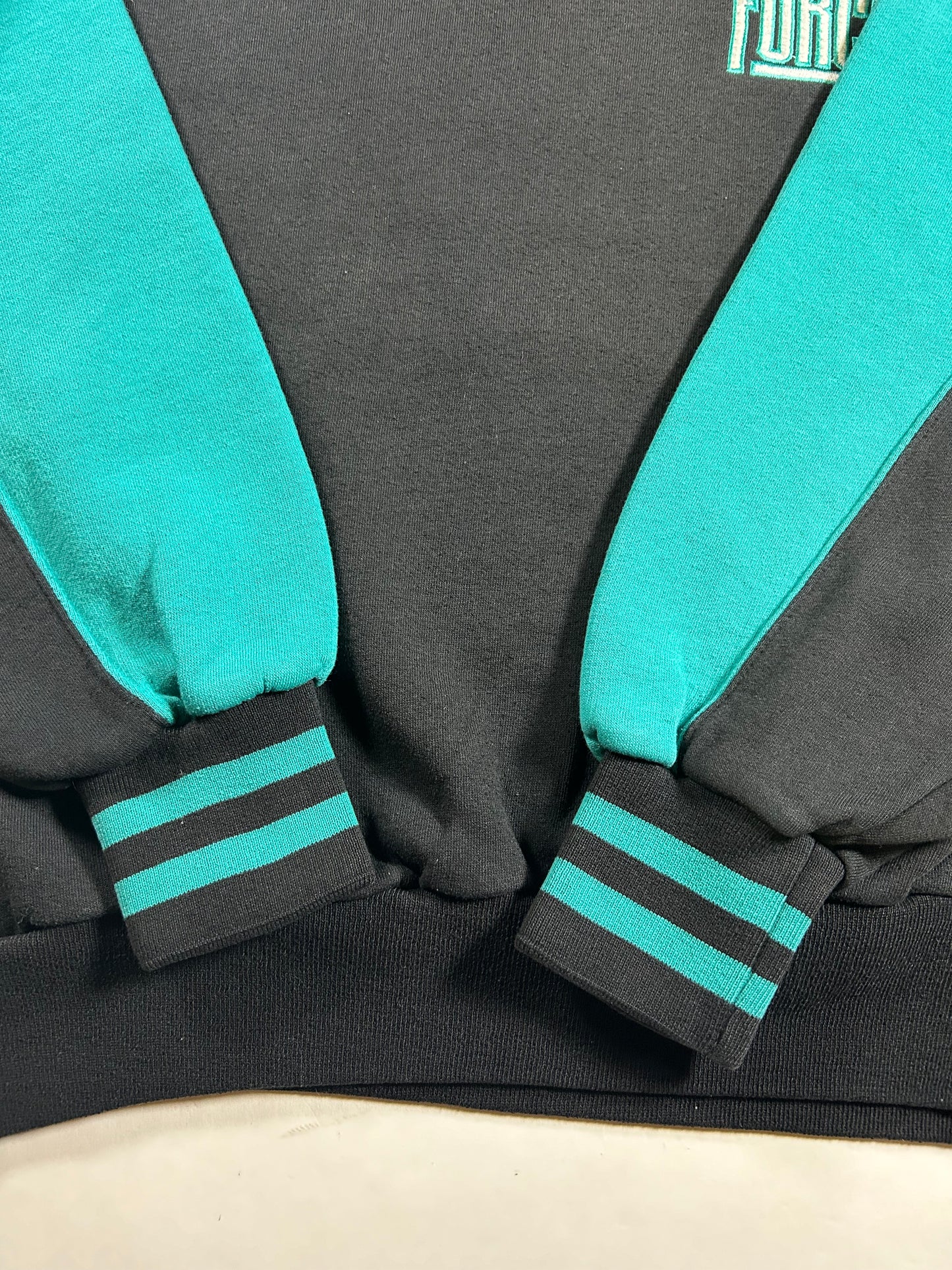 Vintage 90’s Nike Force Crewneck Sweatshirt Boxy Fit M/L 25x/25 Inches Rare