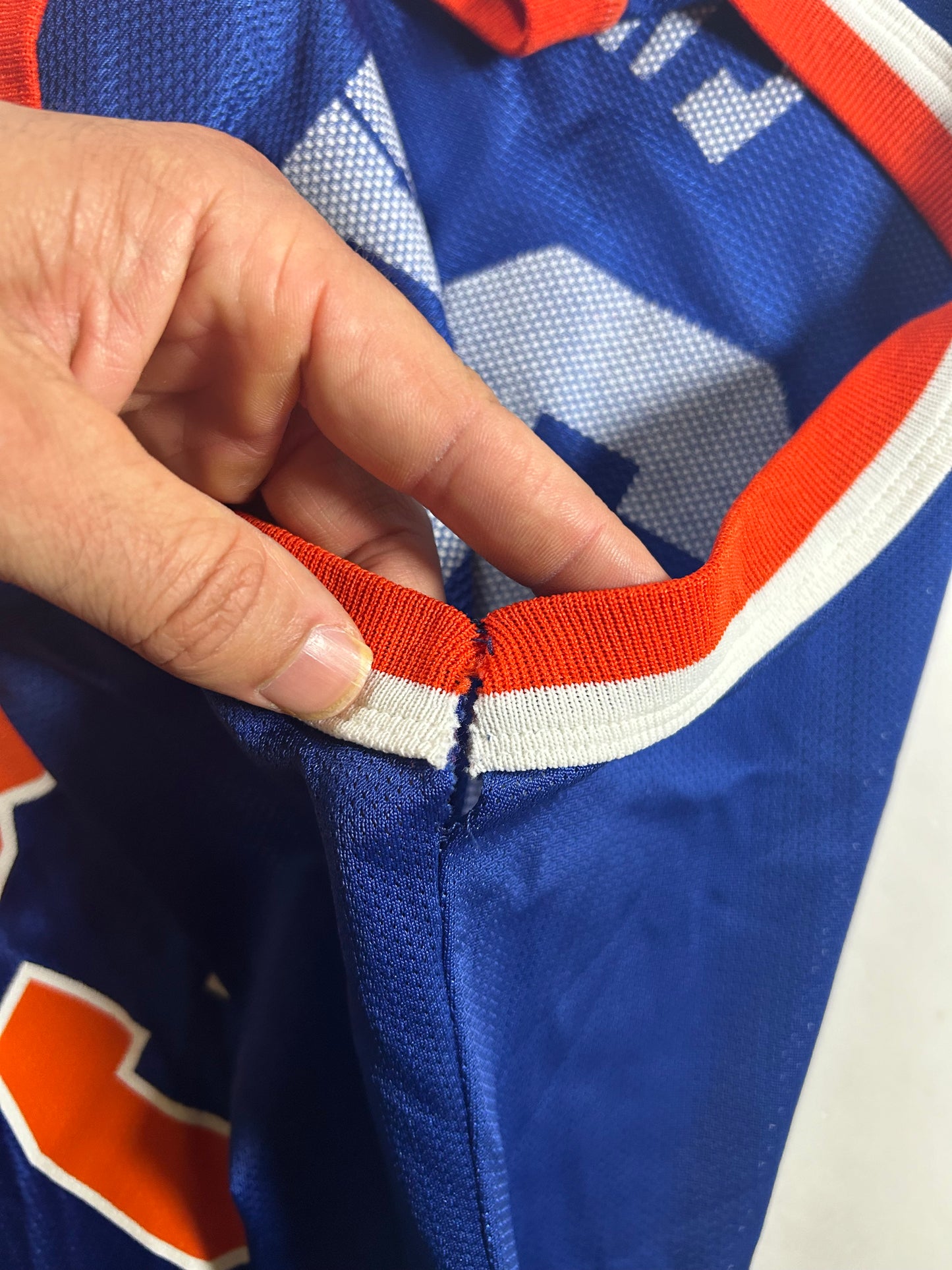 Vintage New York Knicks Patrick Ewing NBA Champion Basketball Jersey 48 XL 23.25x31.5 Inches As Is Has Flaw.