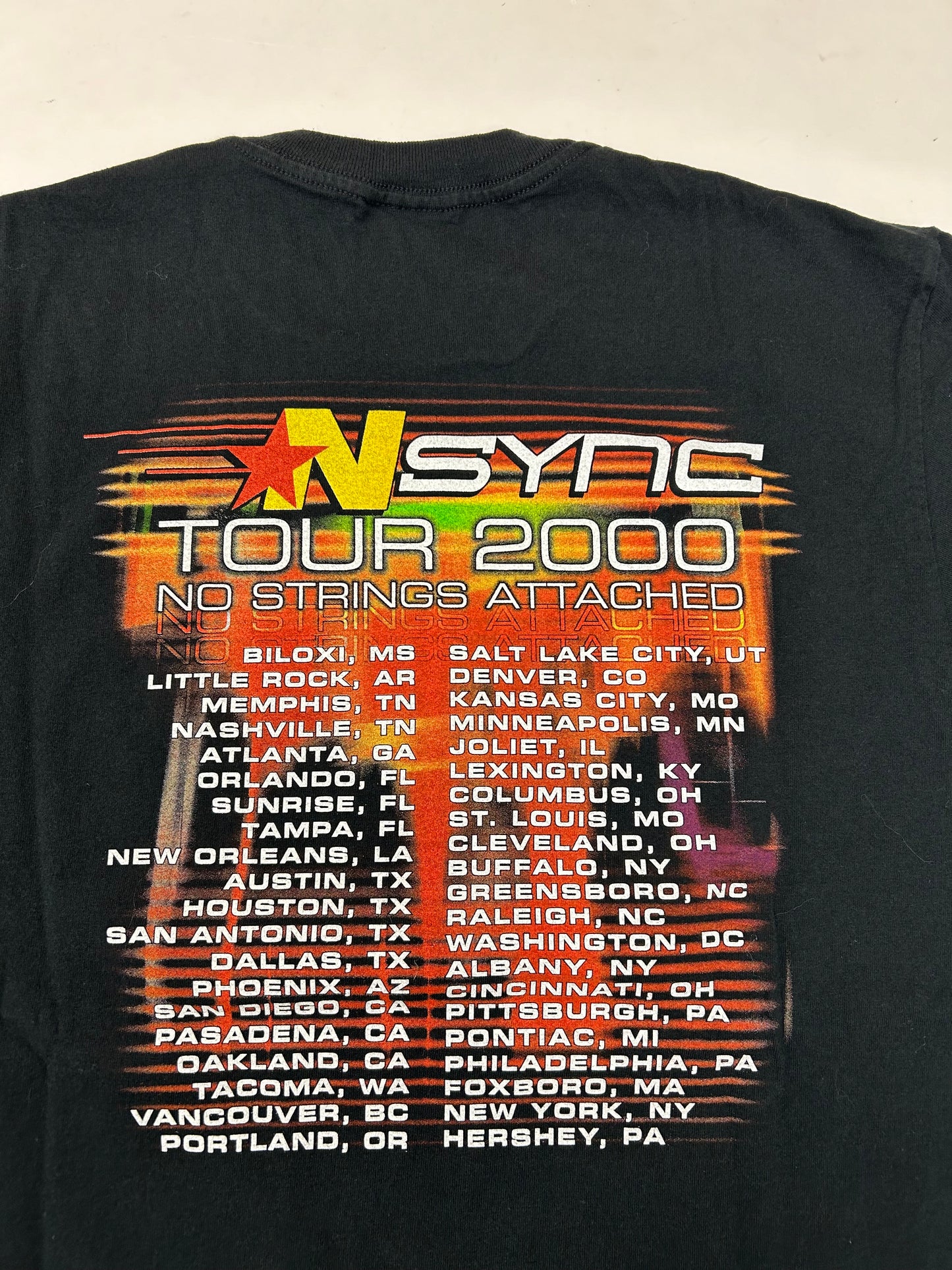 Vintage 2000 *NSYNC No Strings Attached Tour Boy Band Music Tee Winterland Tag Medium 19.5x28.5 Inches