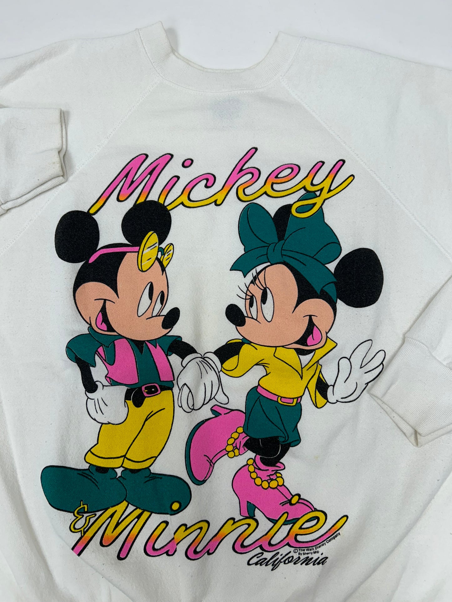 Vintage Disney Mickey & Minnie Mouse California The Walt Disney Company Crewneck