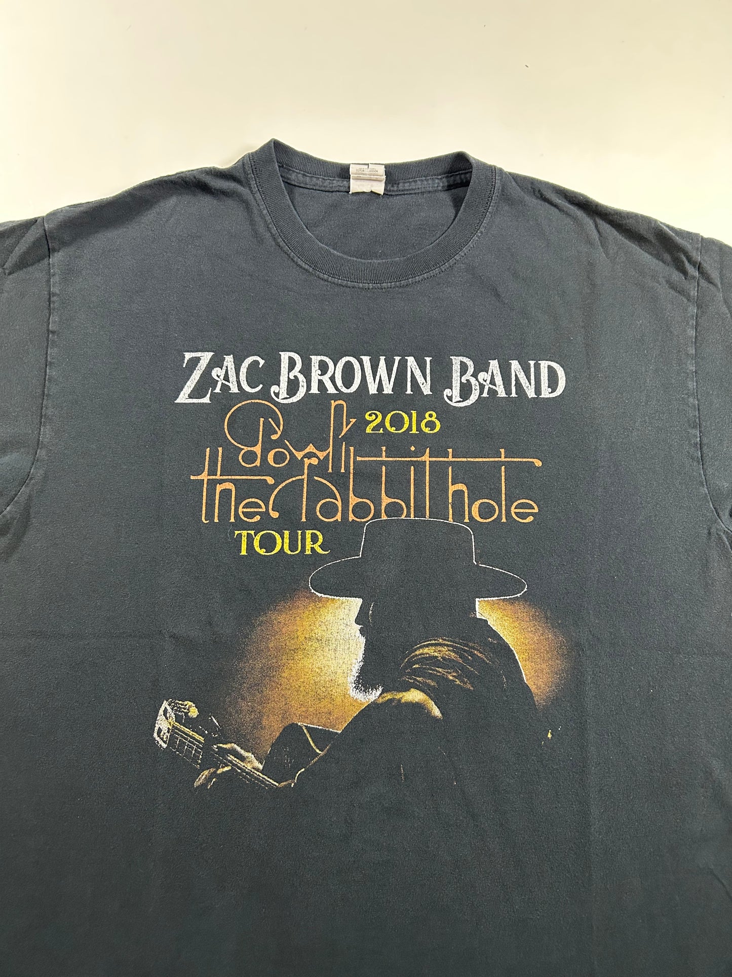 2018 Zac Brown Band Parking Lot Tour Tee Large 21.75x27.5 Inches