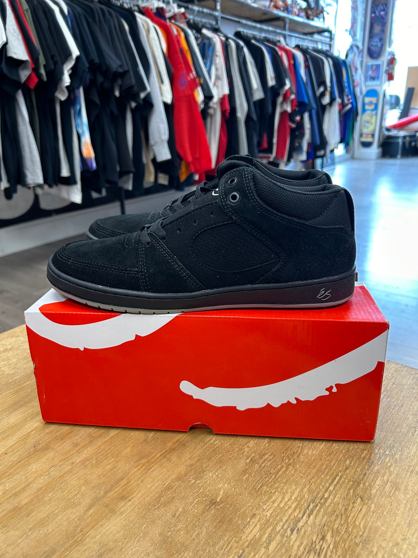 eS Accel Slim Mid Skateboarding Black Suede Shoes Size 10 Mens New Skate Shoe