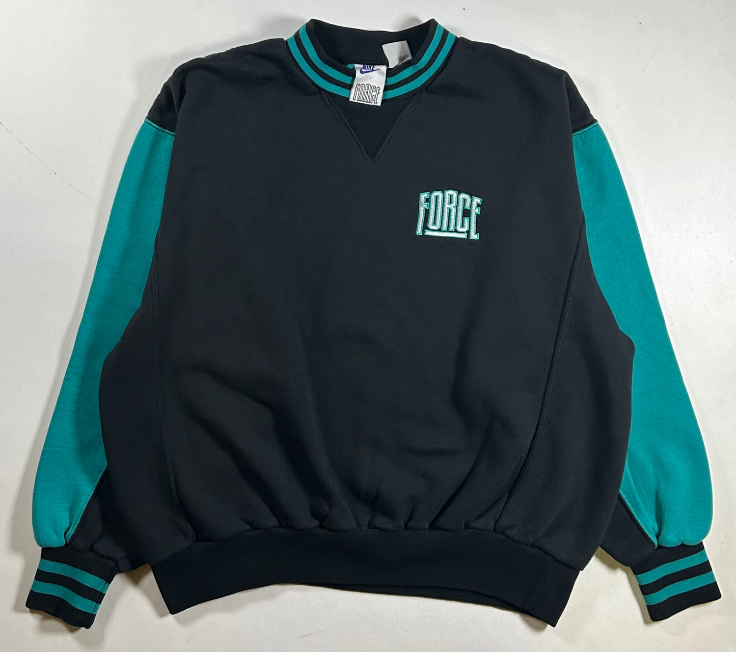 Vintage 90’s Nike Force Crewneck Sweatshirt Boxy Fit M/L 25x/25 Inches Rare
