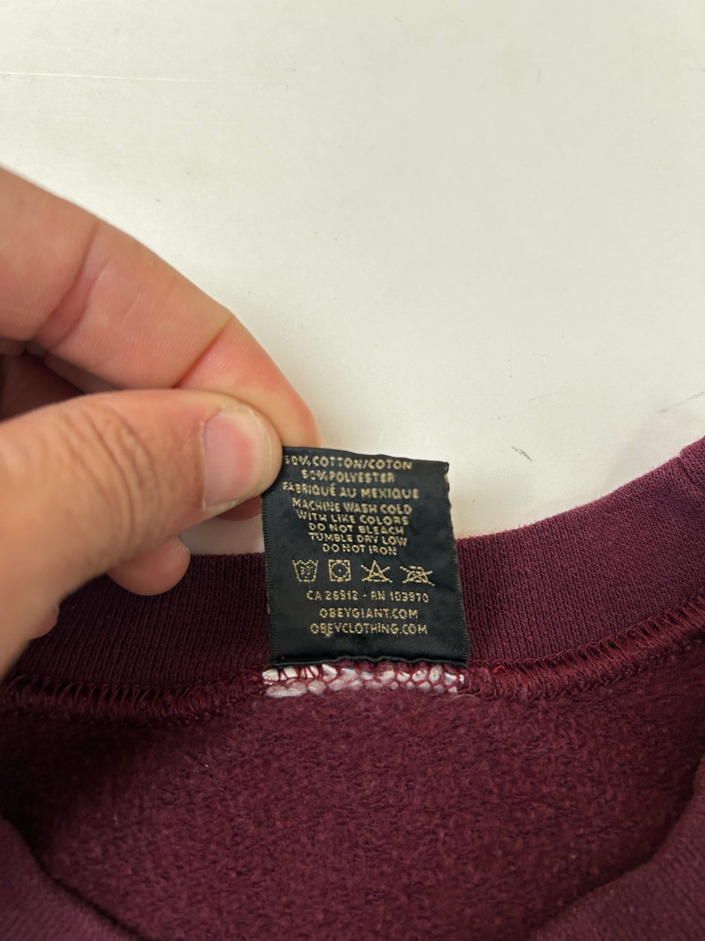 00s Obey Crewneck Sweatshirt Maroon Medium 22.5x25.5 Inches