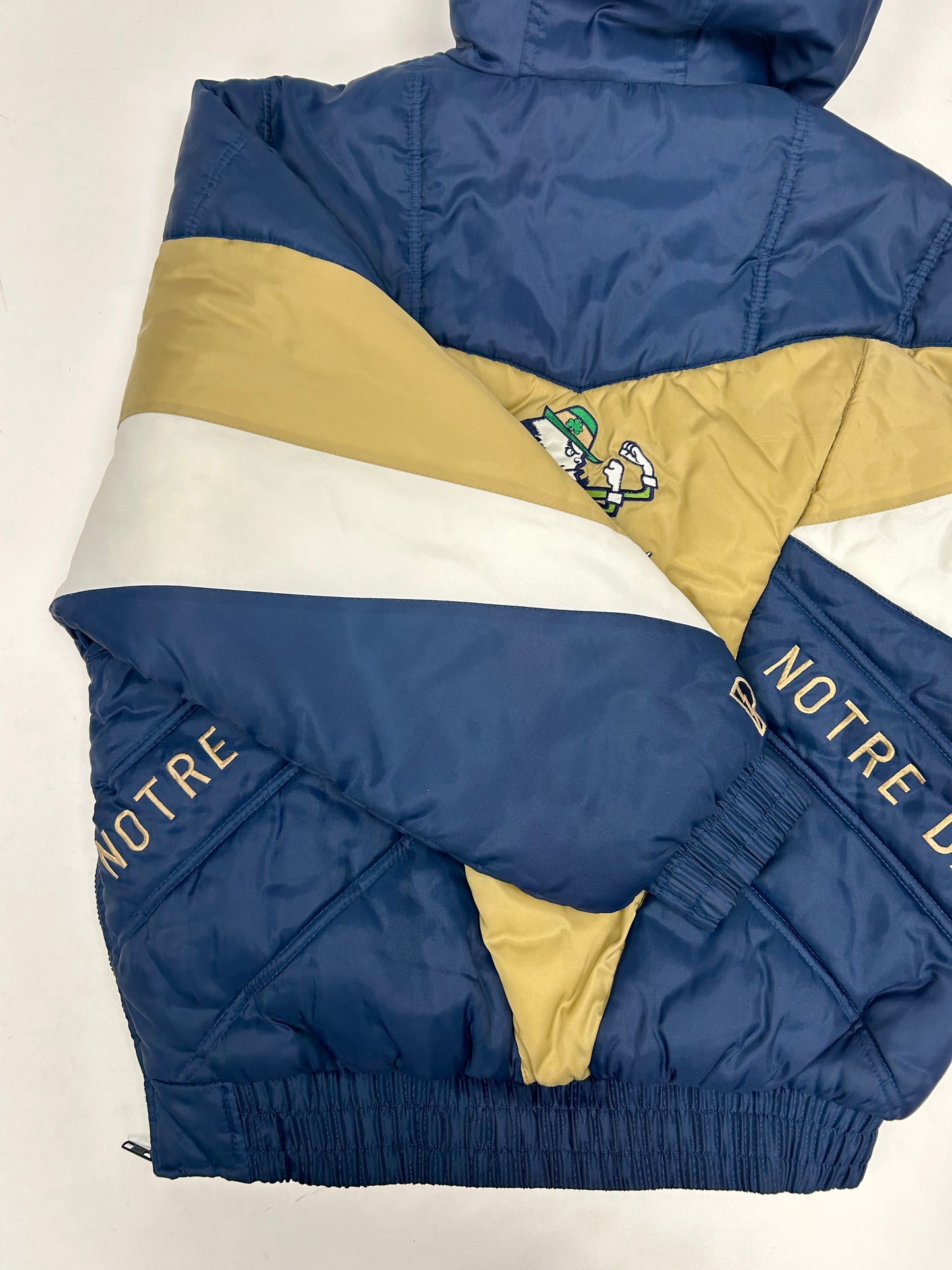 Vintage Notre Dame Fighting Irish Puffer Jacket 1/4 Zip Medium/Large Fit 26.75x29.5 Inches Pro Player 90s