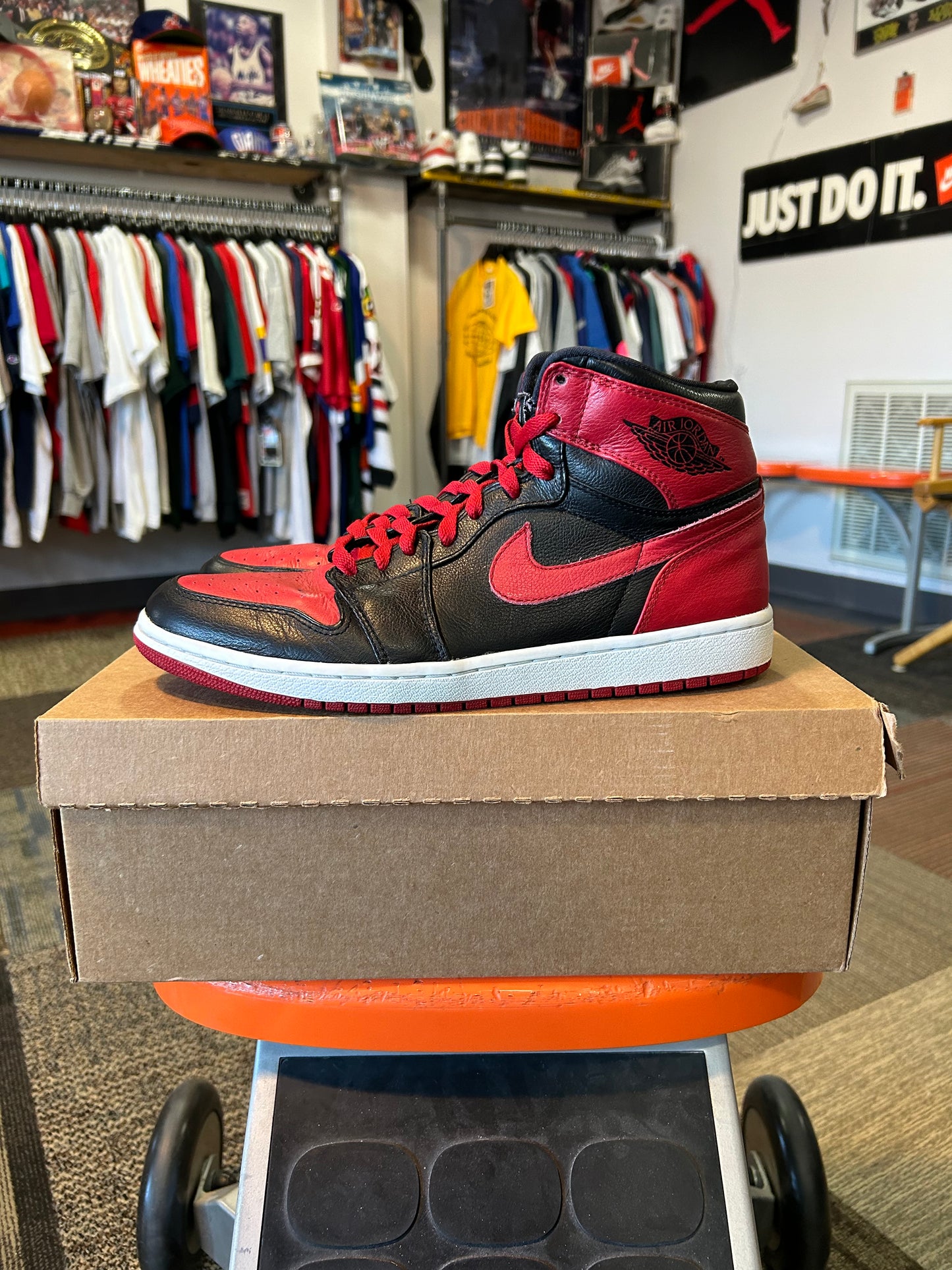 Air Jordan 1 Banned X Bred 1 2011 Nike Size 10.5 Great Condition Black/Red