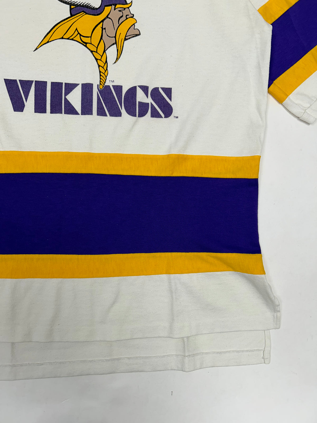 Vintage Minnesota Vikings NFL Nutmeg Mills T-shirt Medium 21.5x28.25/30 Inch 80s