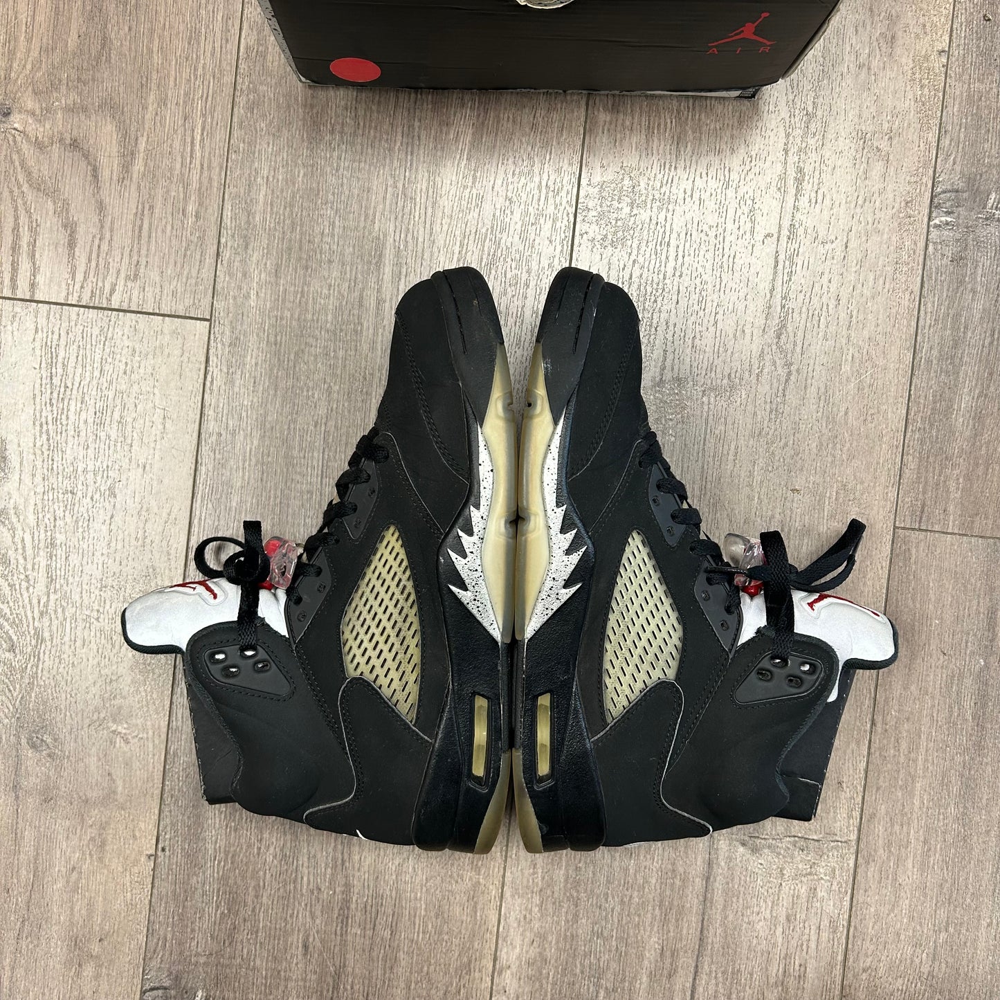 2016 Nike Air Jordan 5 Retro Black Metallic Size 9.5 Used With Box 845035 003