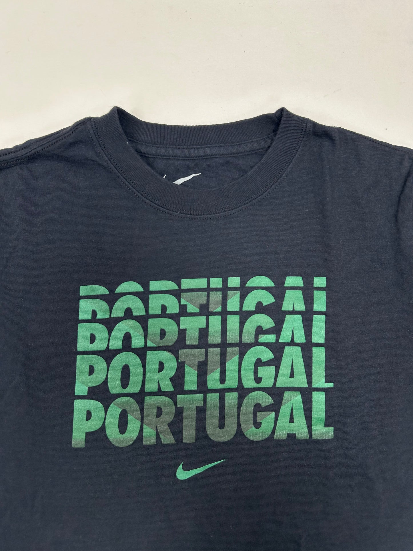 Nike Portugal Futbol Club Soccer T Shirt FPF Black Logo Youth Large 17.75x24.25 Inches