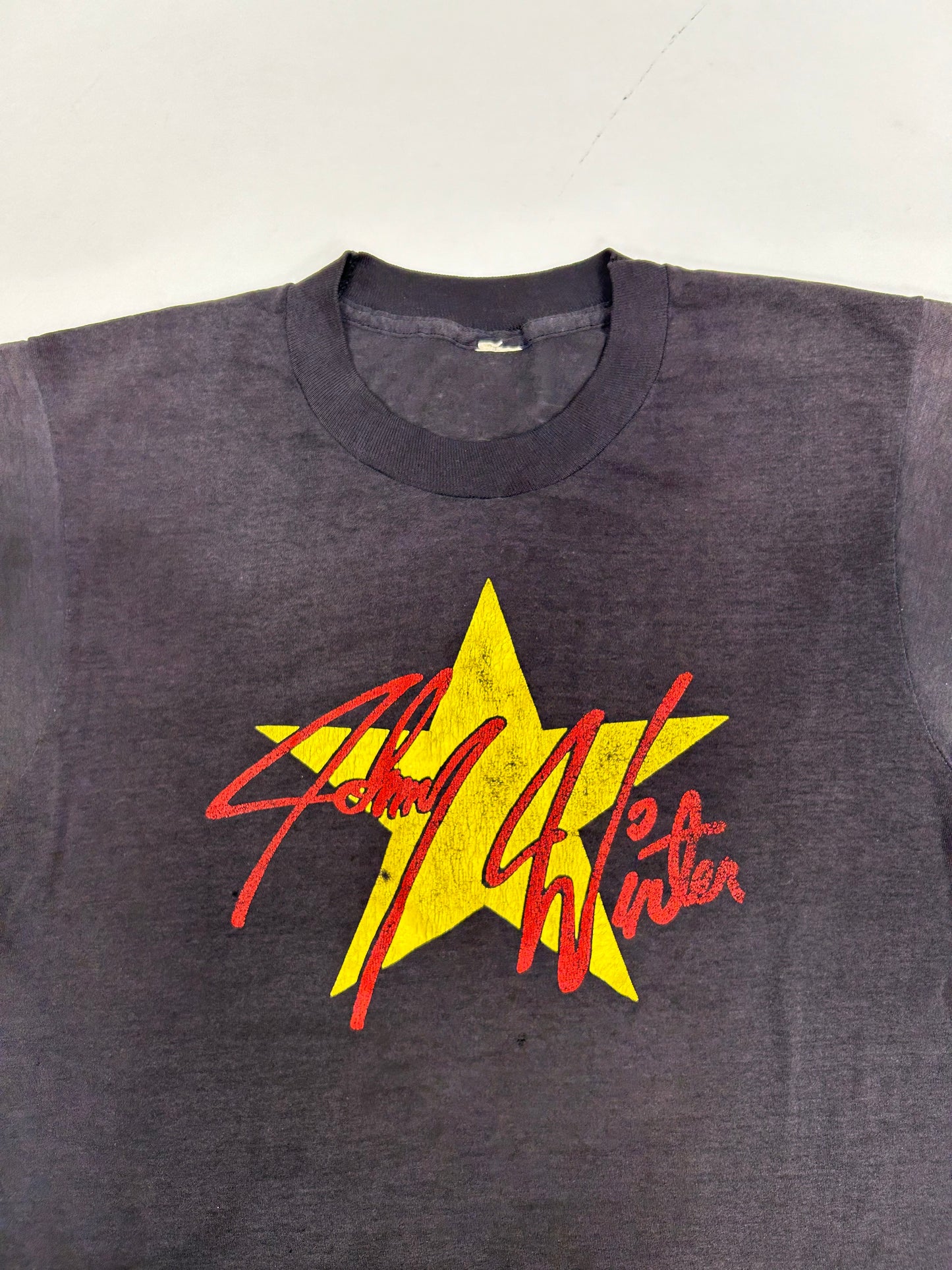 Vintage Johnny Winter Caught Live In ‘85 Guitar Slinger Music Band Tee Very Thin Shirt 18.75x25.5 Inches Small/Medium Fit