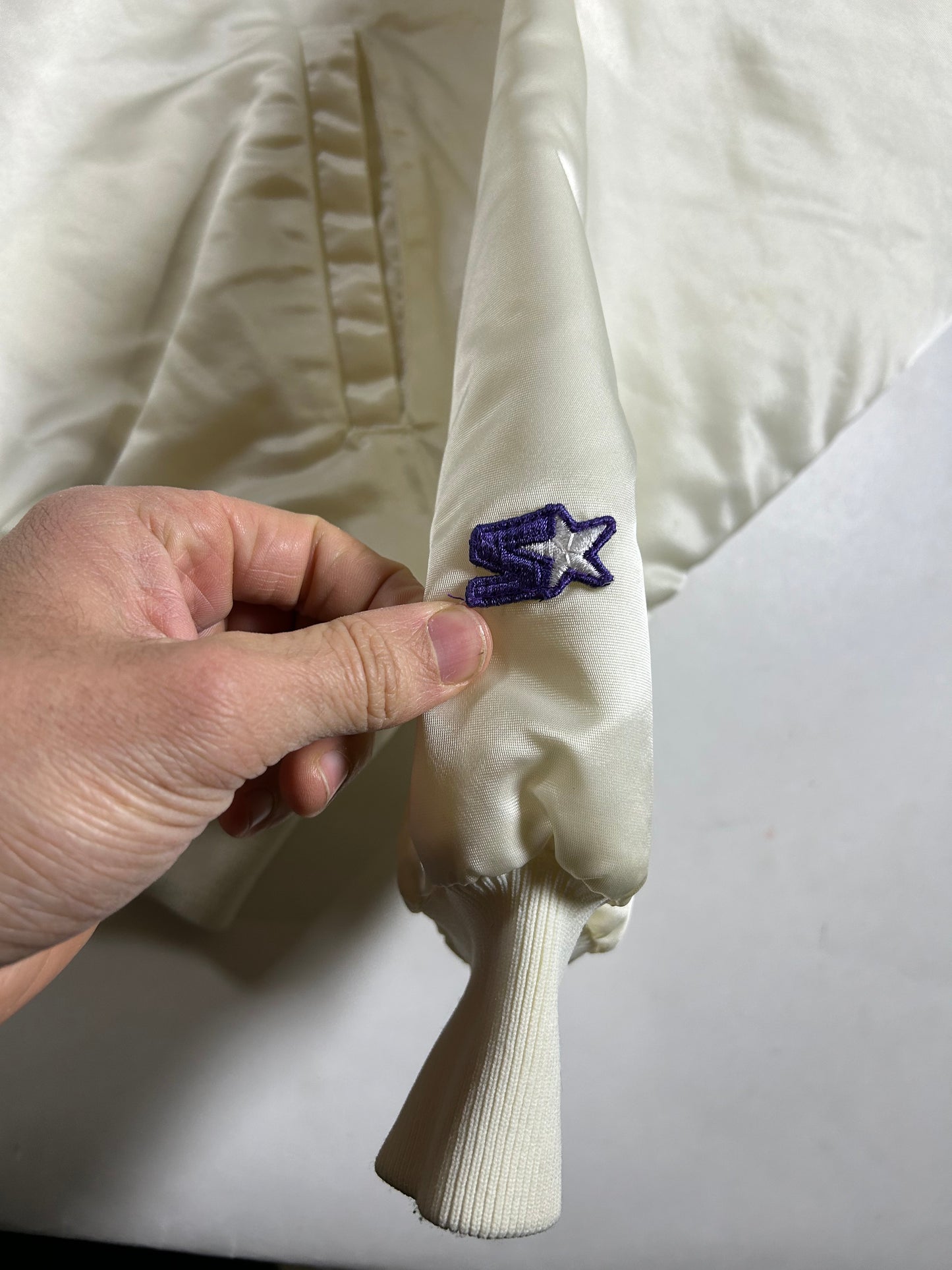 Vintage Starter Los Angeles Lakers Satin Jacket NBA 80s 90s XL/Large 26.5x/27.5 Inches