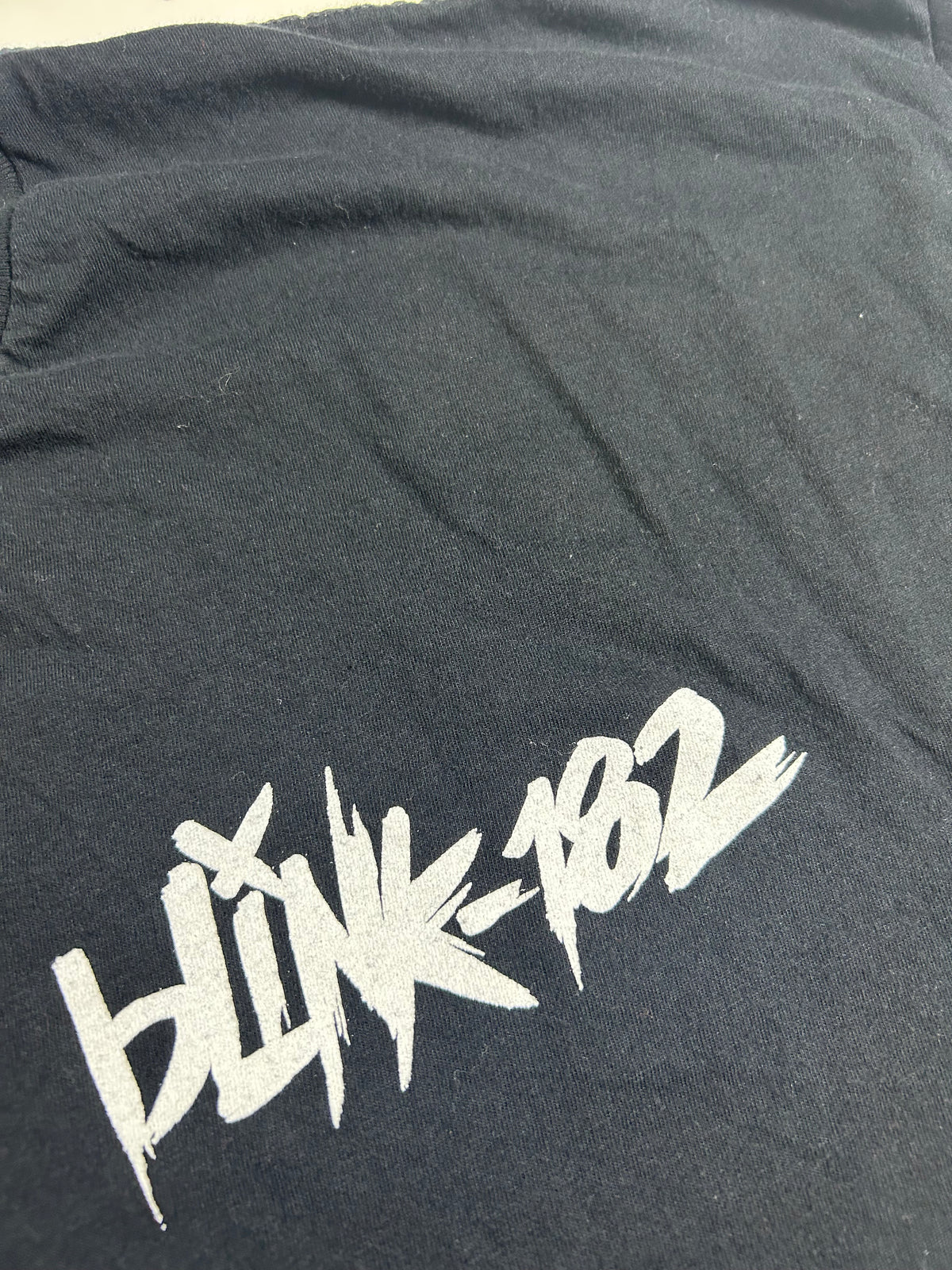 2022 blink-182 Front & Back Graphic Band Tee Fits 2XL 27.25x31.5 Inches