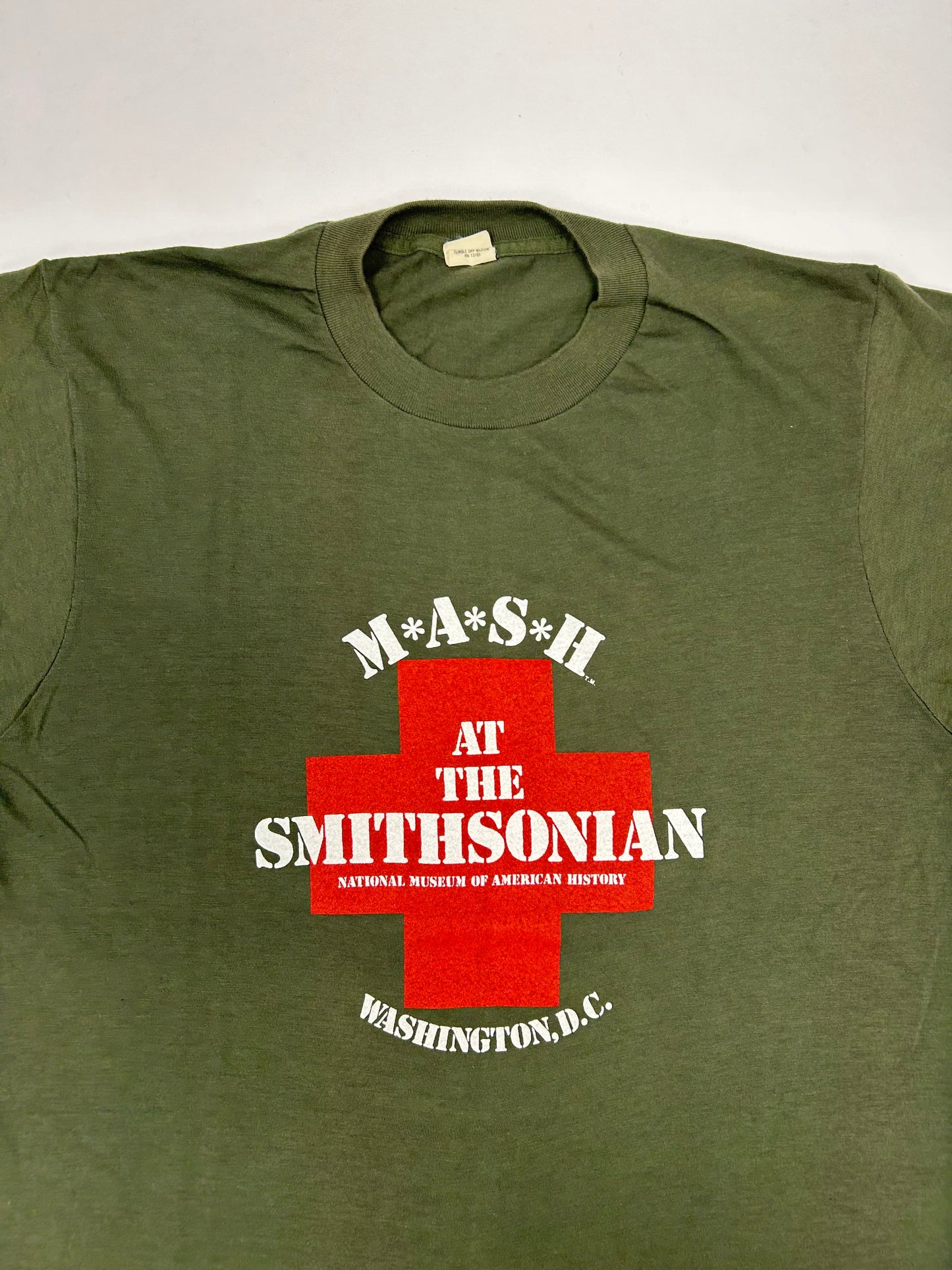 Vintage MASH At The Smithsonian Museum National Museum Tee Shirt 80s 20x28.25 Inches Medium Fit