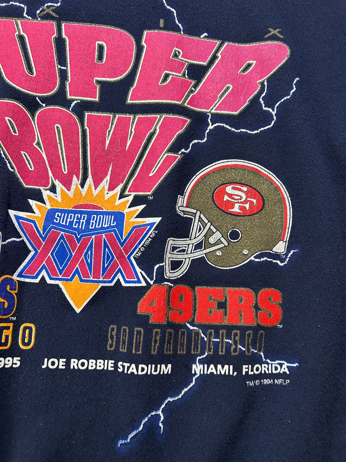 Vintage Super Bowl XXIX San Diego Chargers Vs. San Francisco 49ers NFL Match Up Joe Robbie Stadium Crewneck Sweatshirt Large/XL Fit 25x28.25 Inches