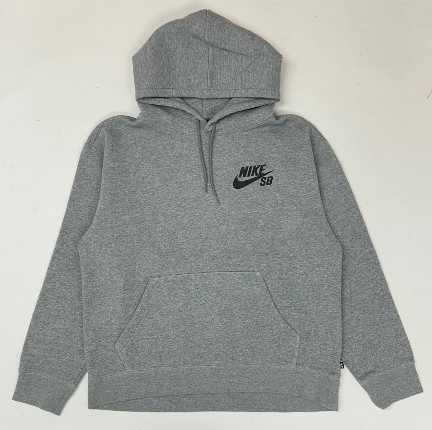 Nike SB Skateboarding Gray Pullover Hooded Sweatshirt 2020 Large/Medium Fit 23.75x27.5 Inches