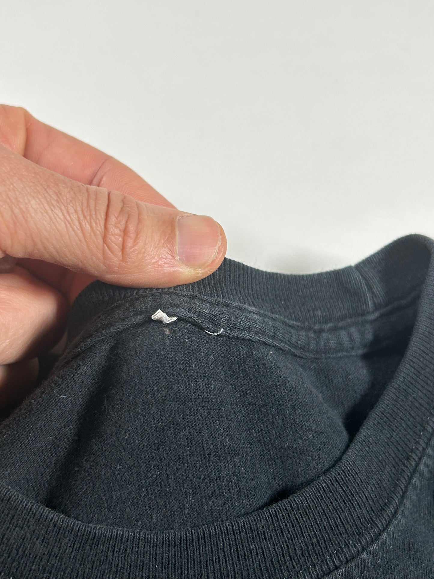 The Clash London Calling Graphic T Shirt Black 2000s Print Music Cropped Tee M/S Fit 20.5x24.5 Inches