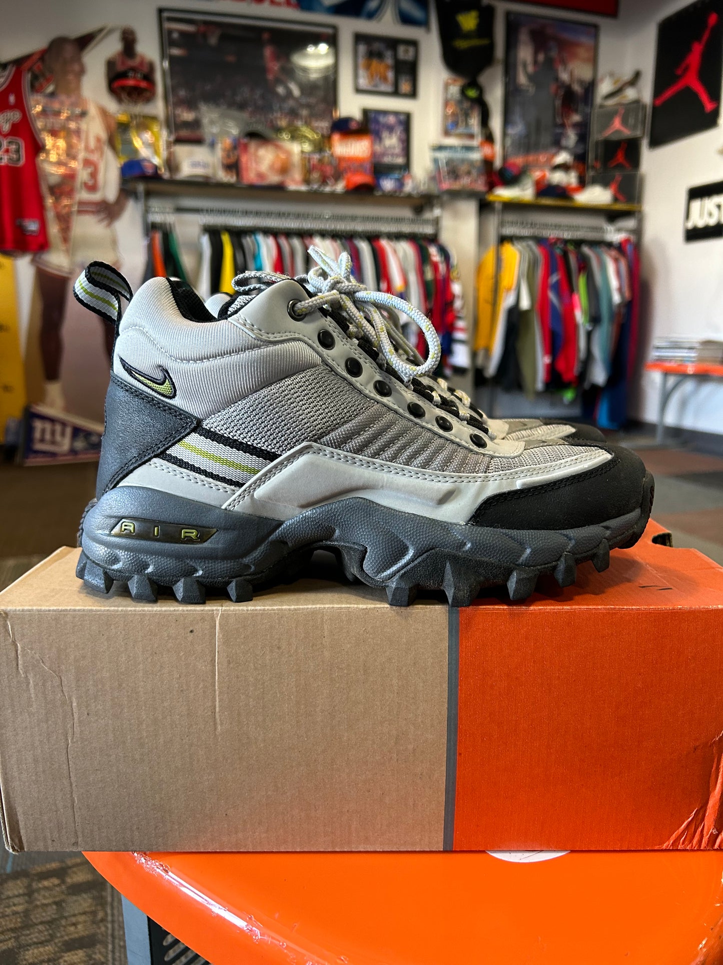 Vintage 2001 Nike ACG WMNS Air Trio Mid Used In Good Condition With Box Women’s 7 Wear At Your Own Risk