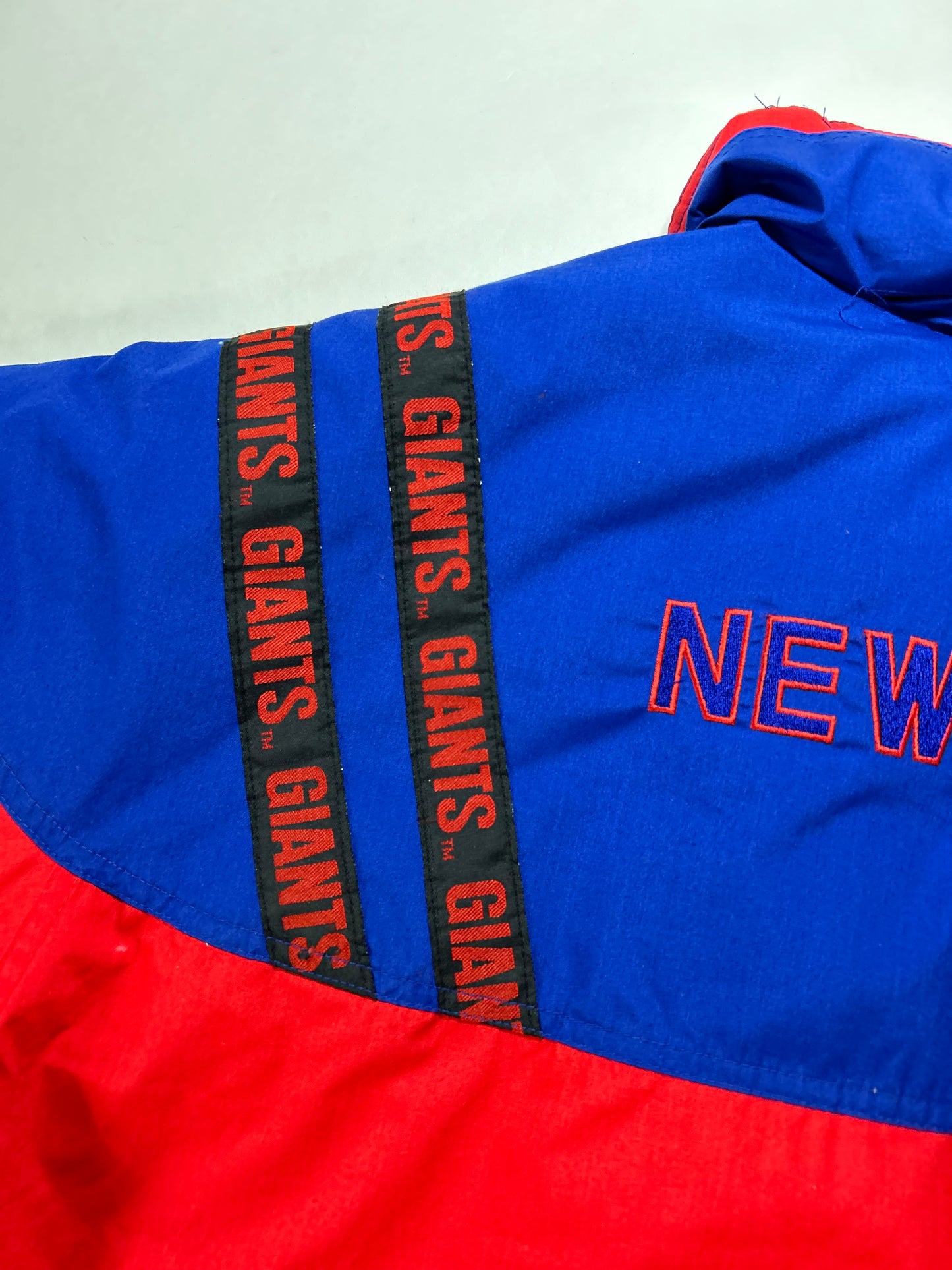 Vintage New York Giants NFL Puffer Packable Hood Jacket Large 25.75x29 Inches