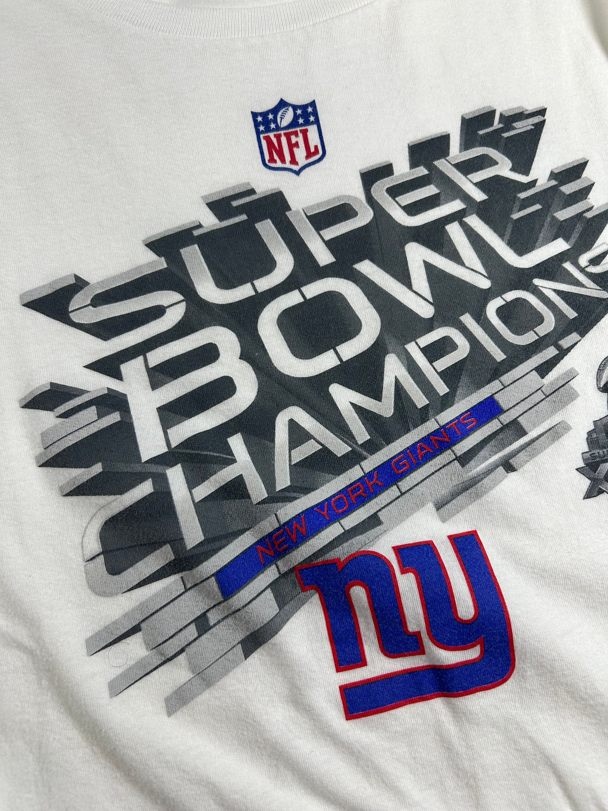 New York Giants Super Bowl Champions XLVI Long Sleeve Tee Women’s Large/Medium Fit 16.25x26.25 Inches