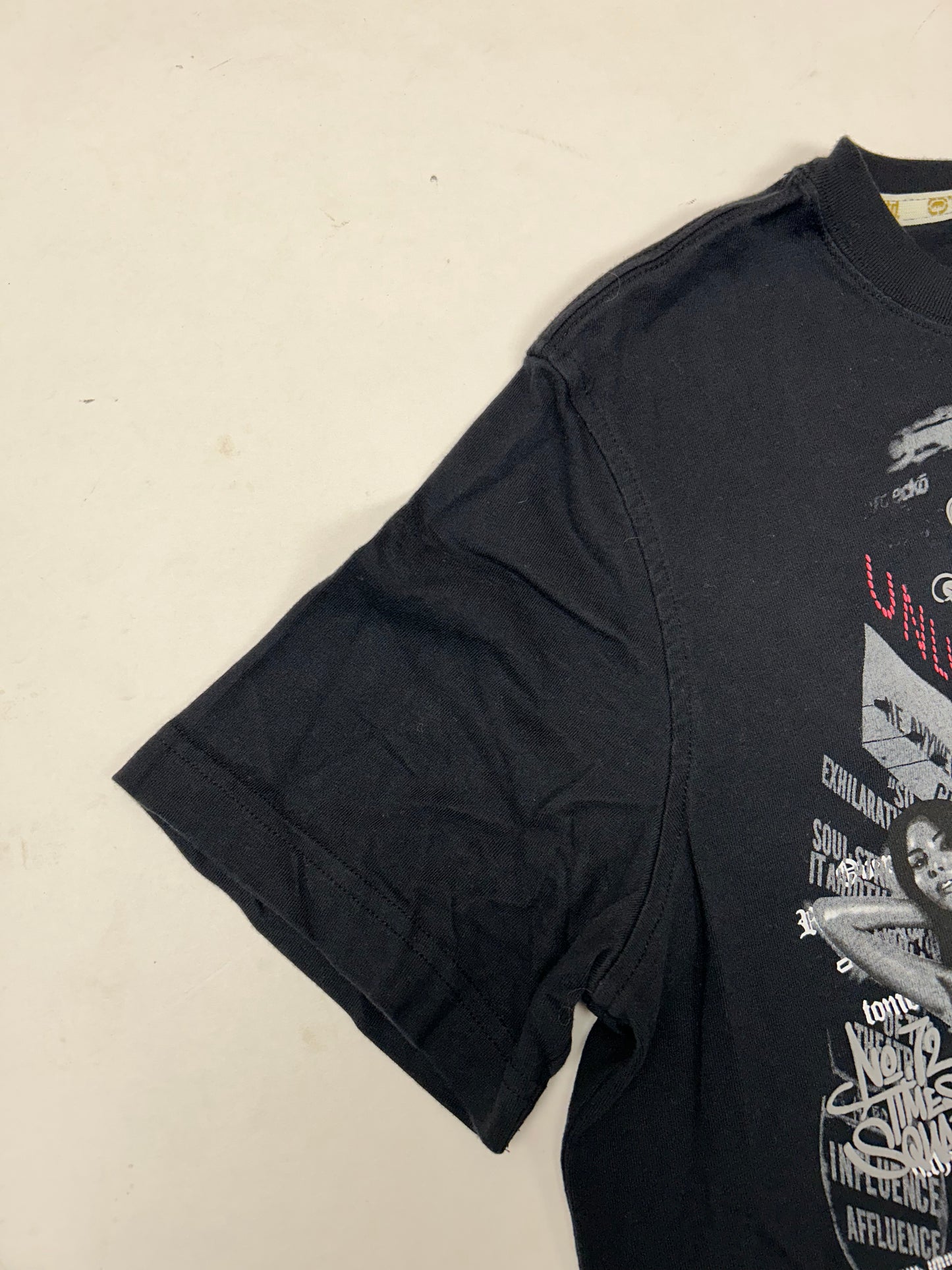 Vintage 00s Eckō Unltd Cruel Intentions Girl Graffiti Graphic Tee Large 21x28.5 Inches