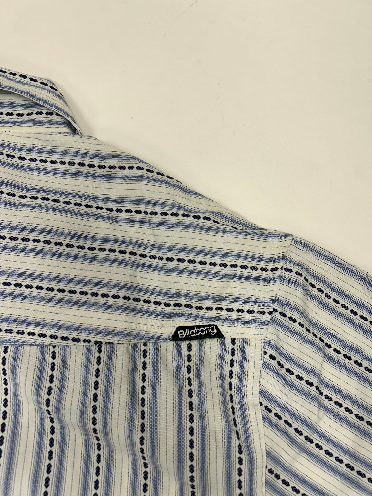 Vintage 00s Billabong Surf Polo Button Up Polo Long Sleeve Shirt Tagged Slim Fit Medium 22.25x29.75 Inches