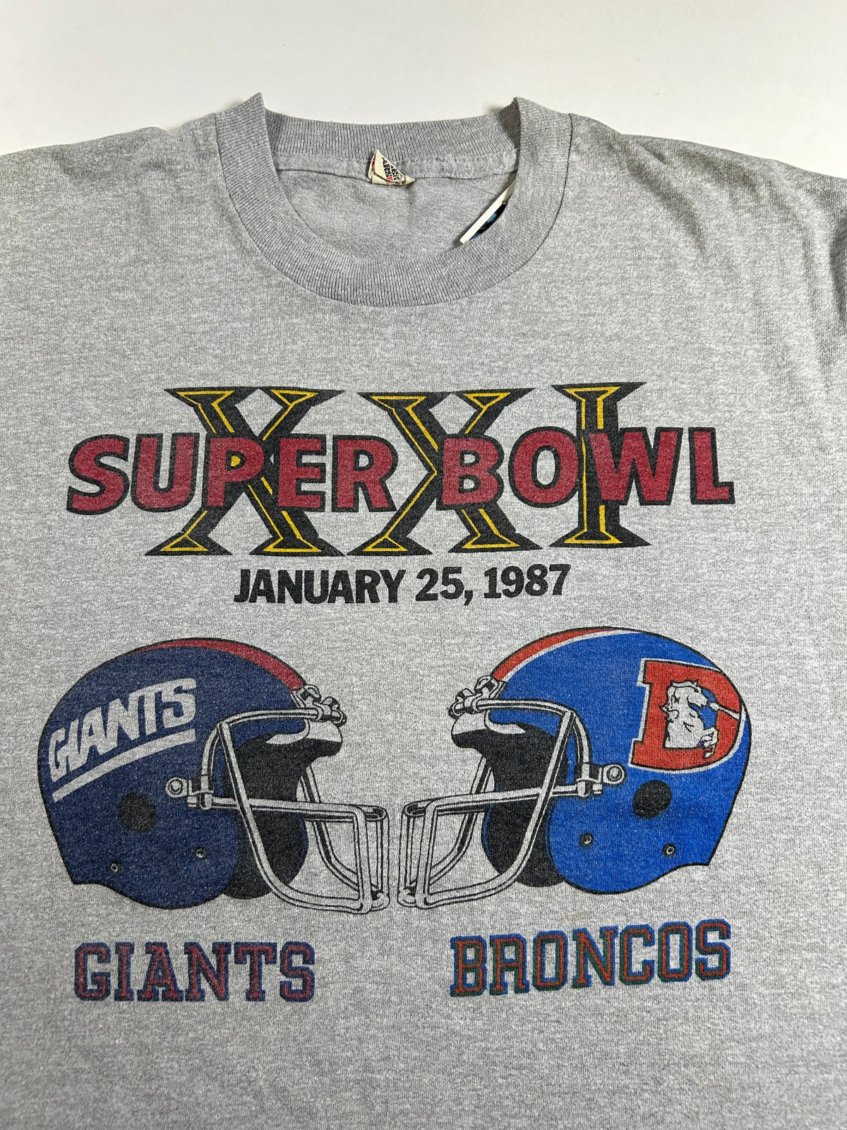 Vintage Super Bowl XXI New York Giants Vs. Denver Broncos Matchup January 25th, 1987 Tee Large Fit 21.75x26.25 Inches