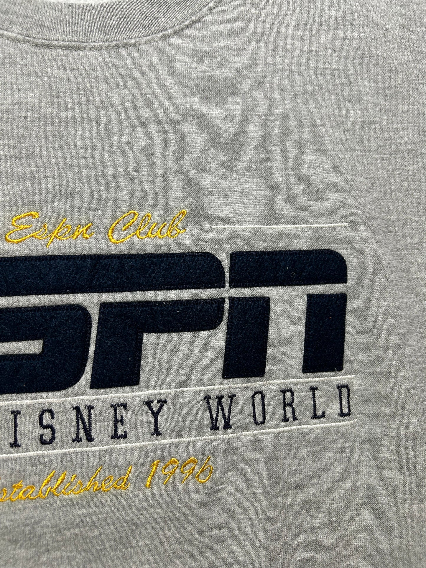 Vintage ESPN Walt Disney World ESPN Club Crewneck Sweatshirt Gray Boxy Large 24.75x26.5 Inches