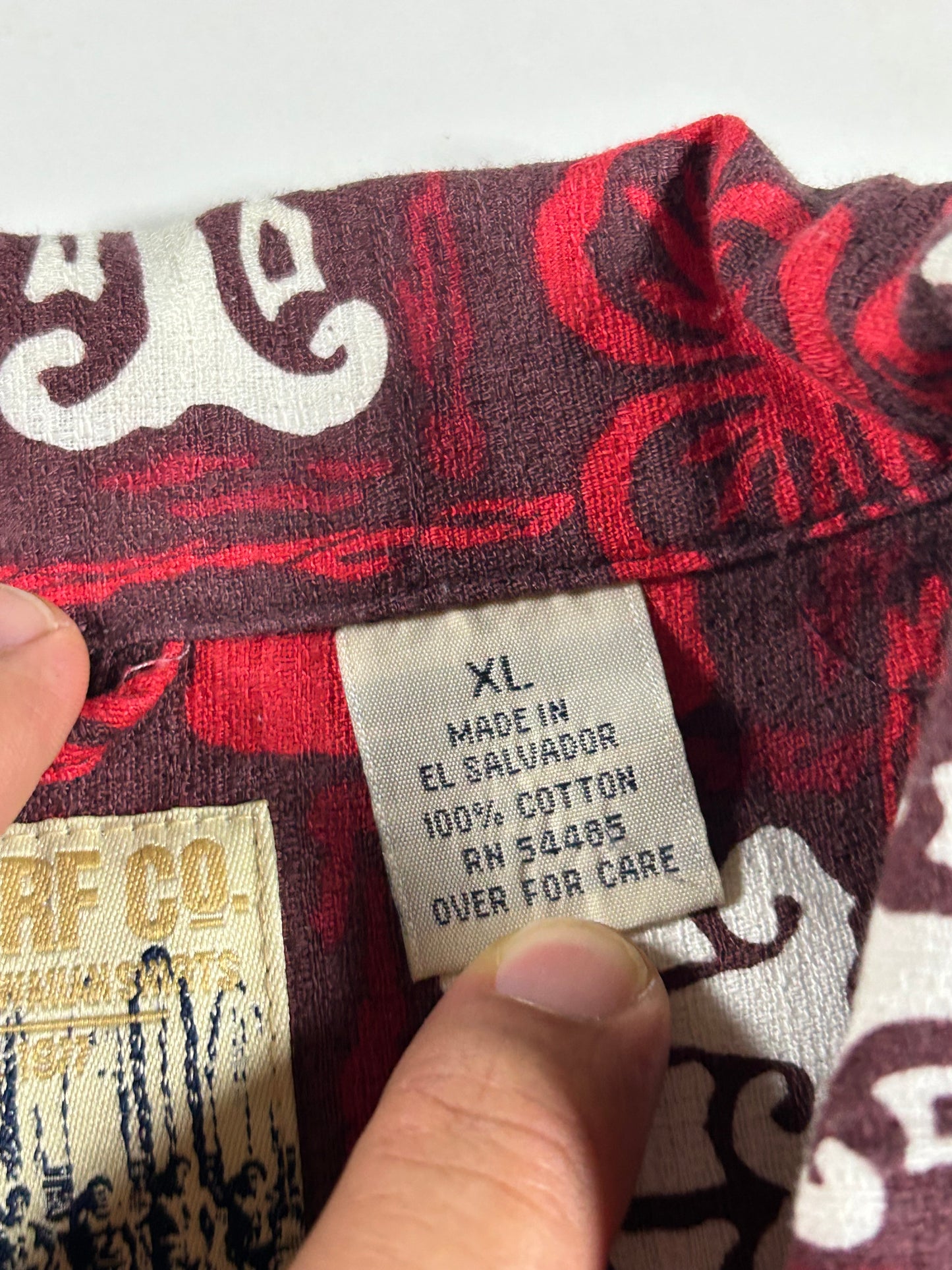 Vintage American Eagle AE Surf Co Shirt Floral Hawaiian Button Up Aloha Red XL 27.75x31.5 Inches
