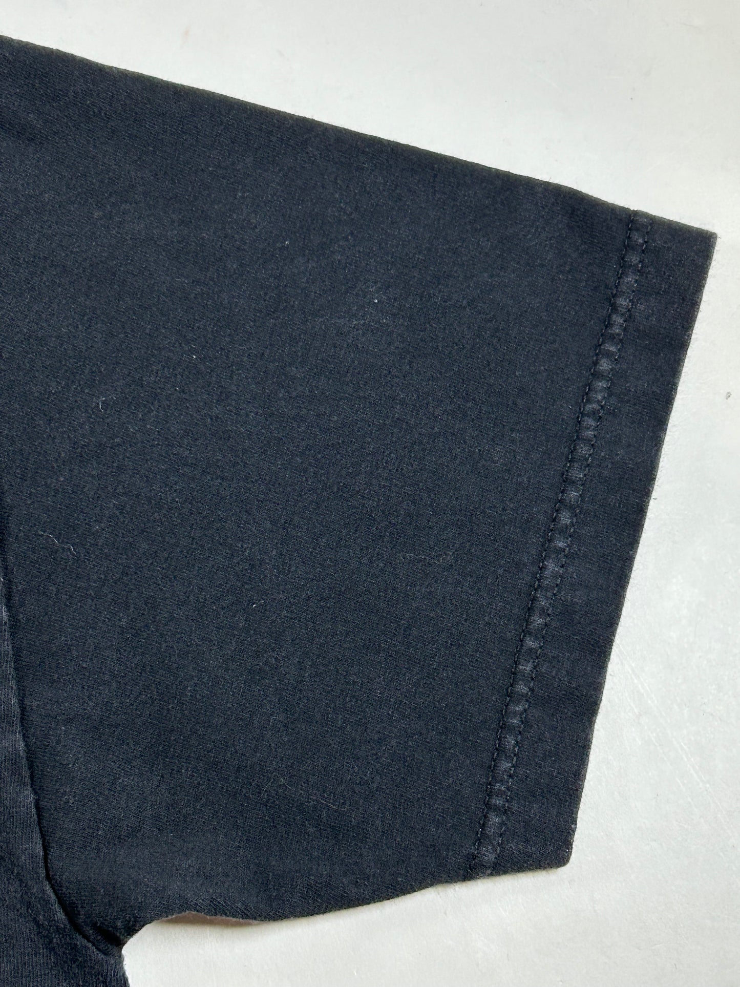 Huf Worldwide Pocket Skate Tee Upside down Peace Shirt Black Large 21x29 Inches