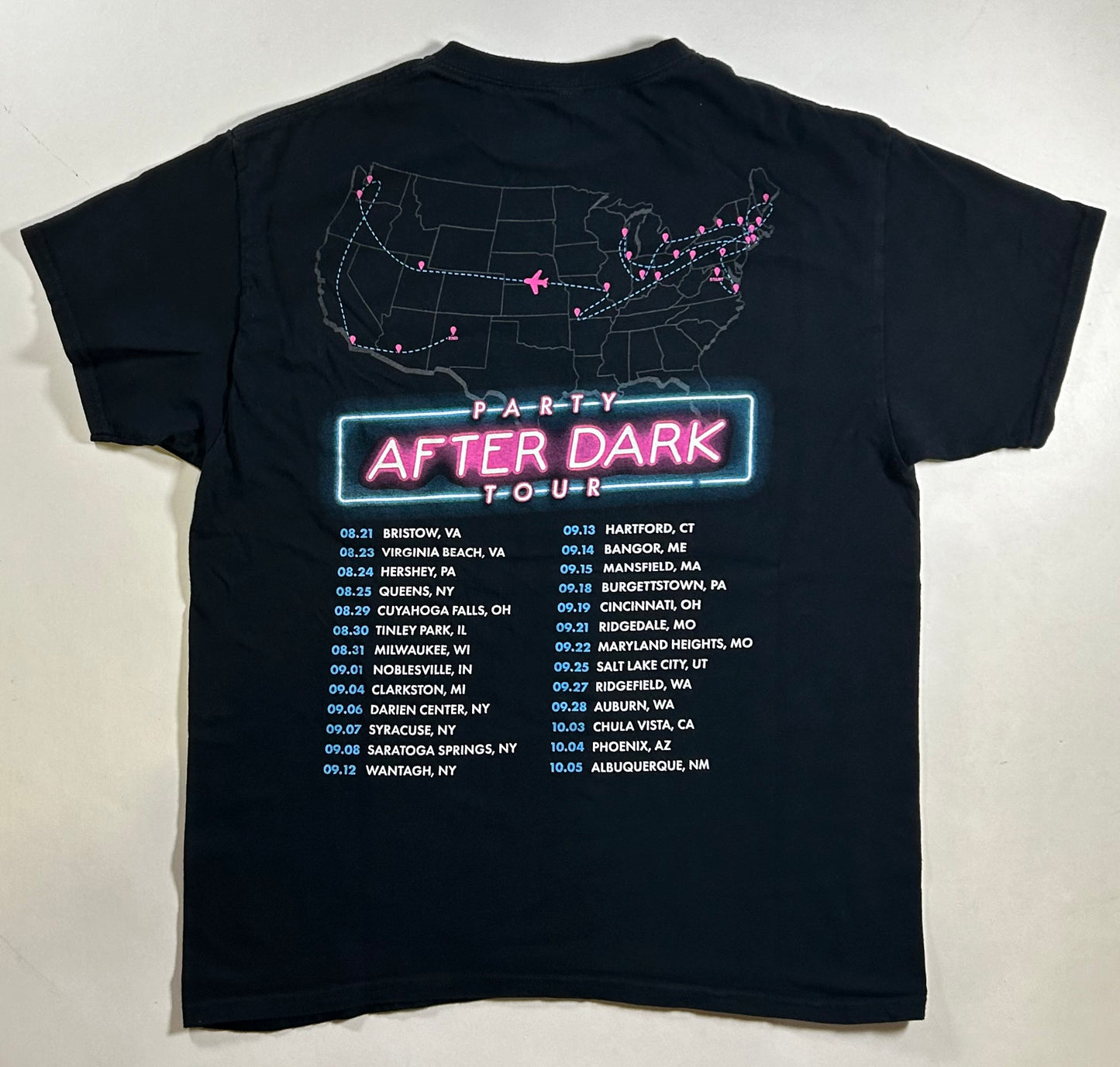 Pitbull Party After Dark Tour 2024 Concert Music Shirt Timeless Miami Size Large 21x28 Inches