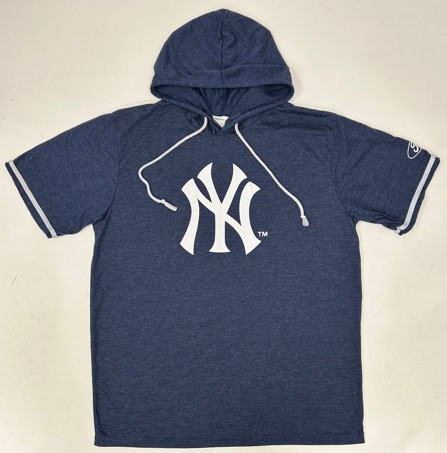 NEW YORK YANKEES SHORT SLEEVE HOODIE PULLOVER SHIRT SGA 8/21/2024 XL 23.25x30 Inches
