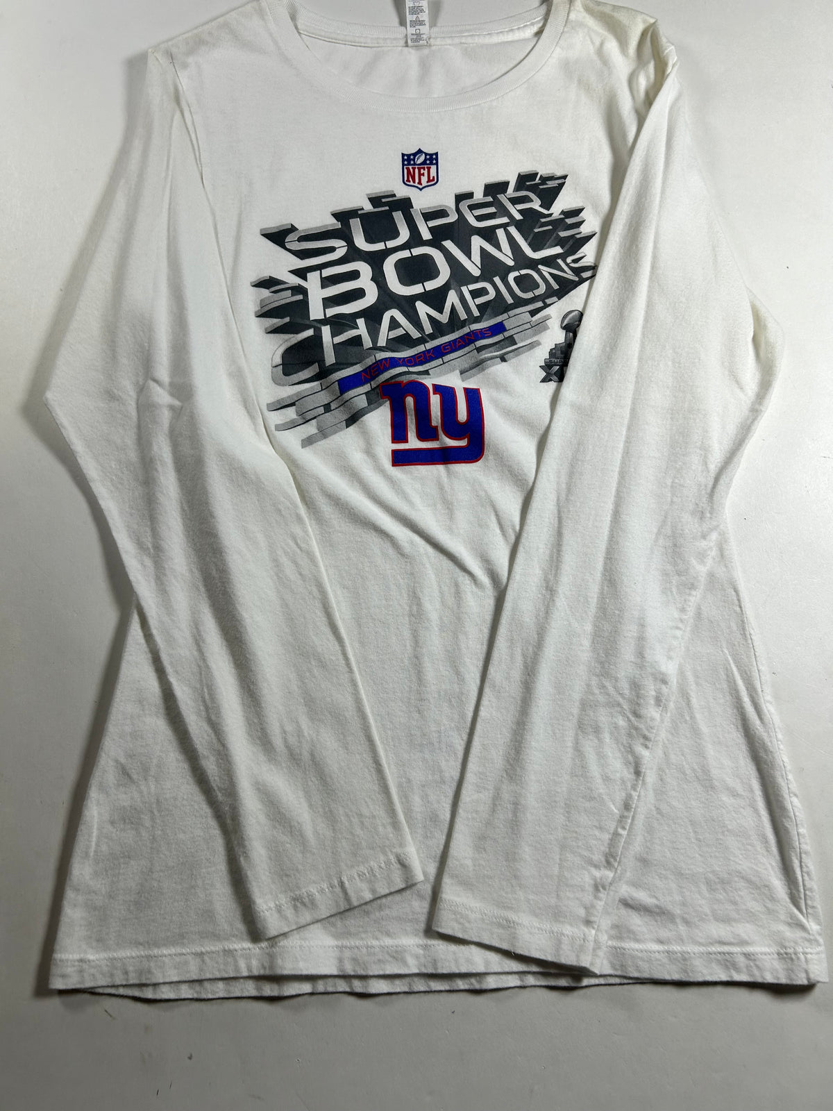 New York Giants Super Bowl Champions XLVI Long Sleeve Tee Women’s Large/Medium Fit 16.25x26.25 Inches