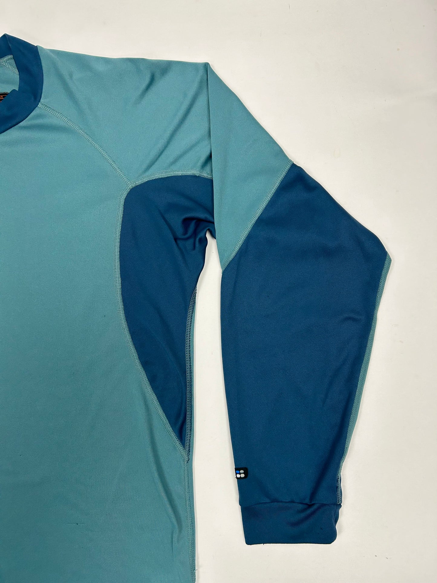 Nike ACG Base Layer 1 All Conditions Gear Vintage Large 22x29.5 Inches Blue