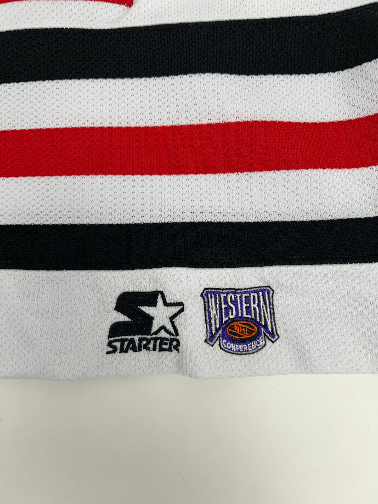 Vintage Starter NHL Chicago Blackhawks Jeremy Roenick Hockey Jersey Men’s Large 28x29.75 Inches