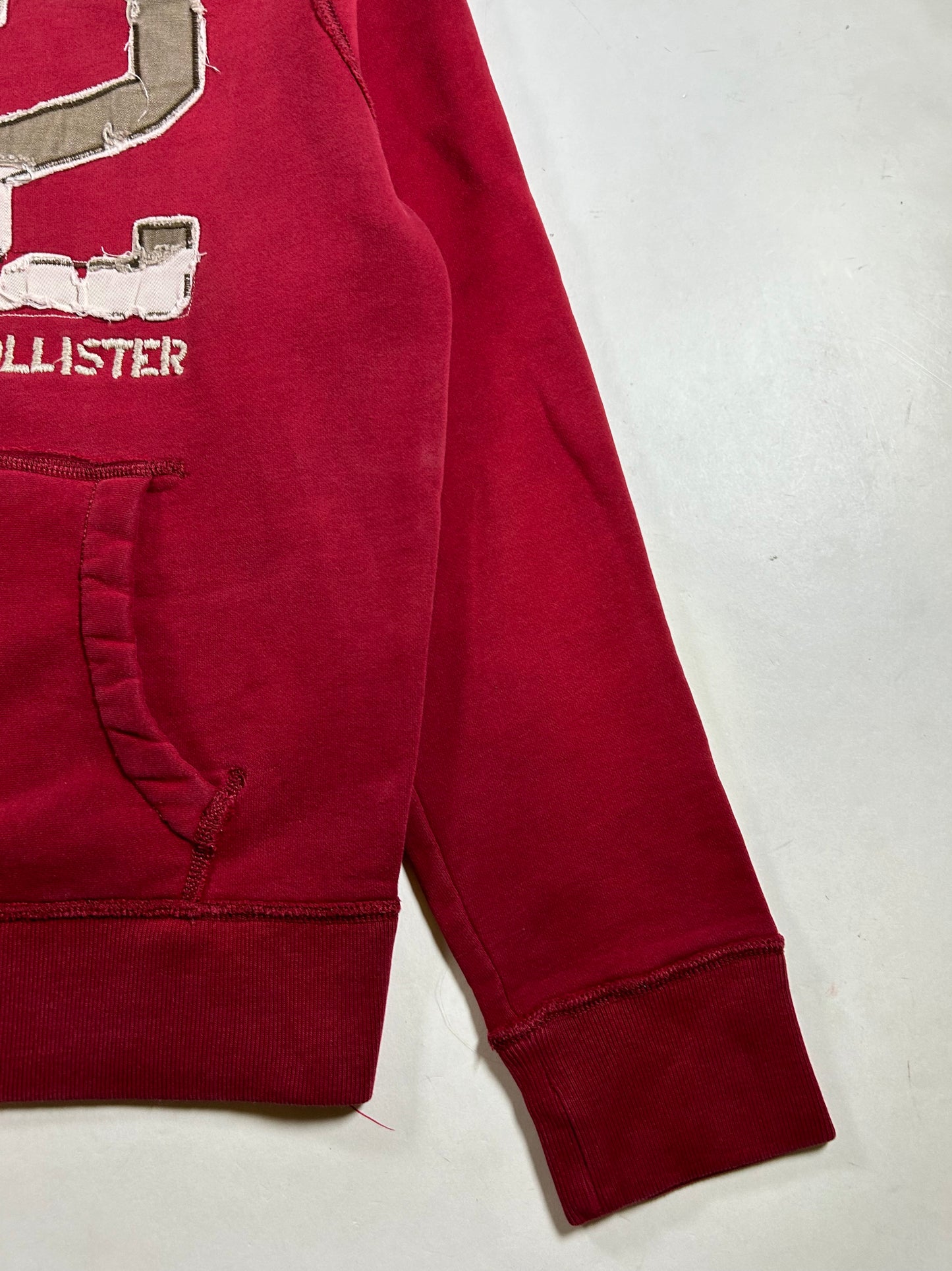 Hollister 22 California Graphic Logo Pullover Hooded Sweatshirt Small 22.25x26.75 Inches Red
