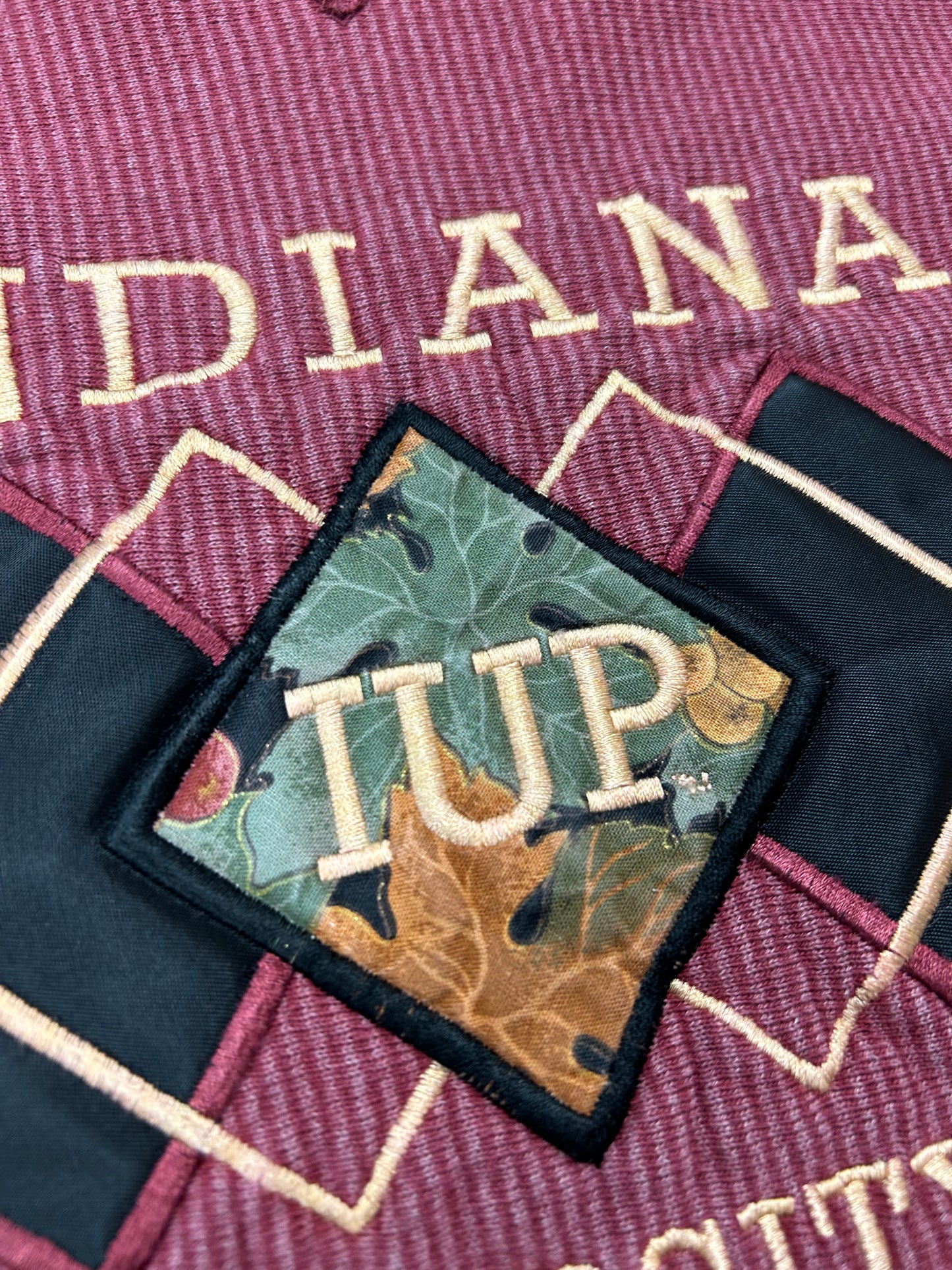 Vintage Image Wear Indiana University Of Pennsylvania IUP College Crewneck Sweatshirt Large/Medium Fit 23.75x29.25 Inches