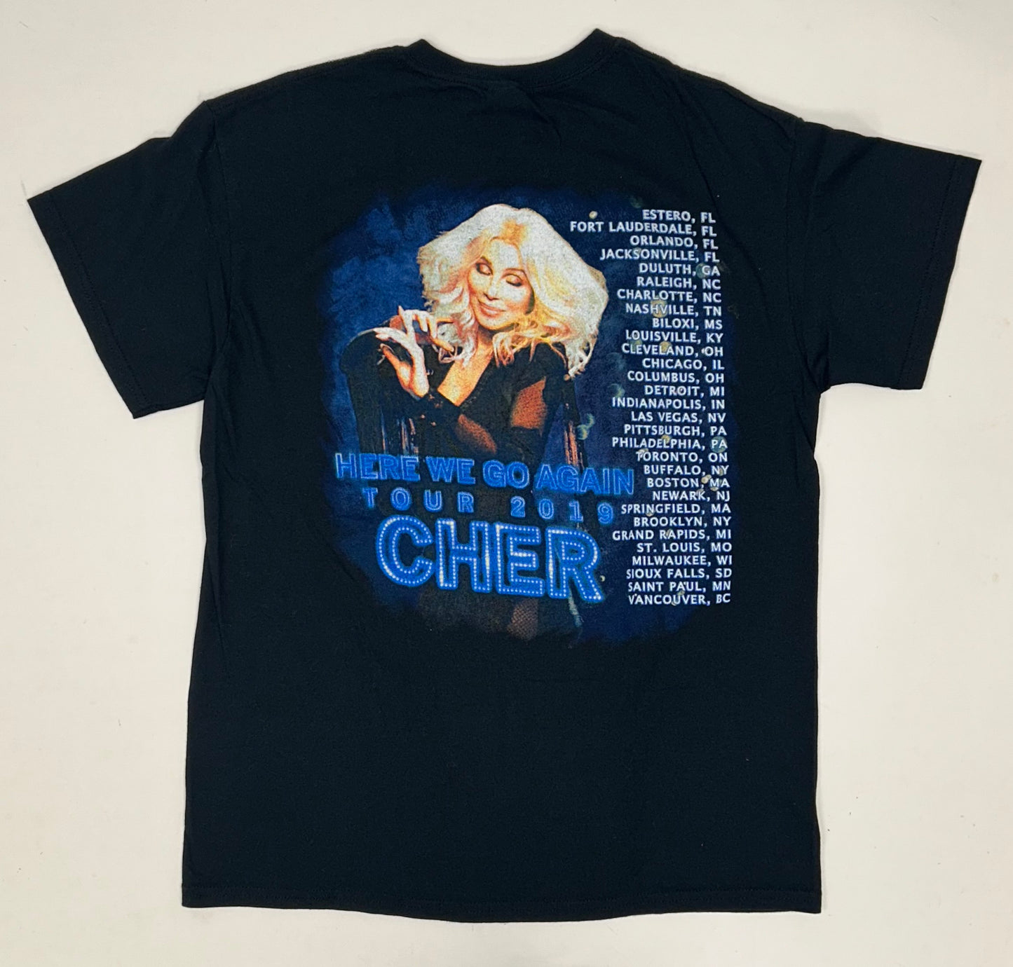 Cher Here We Go Again Tour 2019 Music Tee Parking Lot Shirt Medium 19.75x27.25 Inches