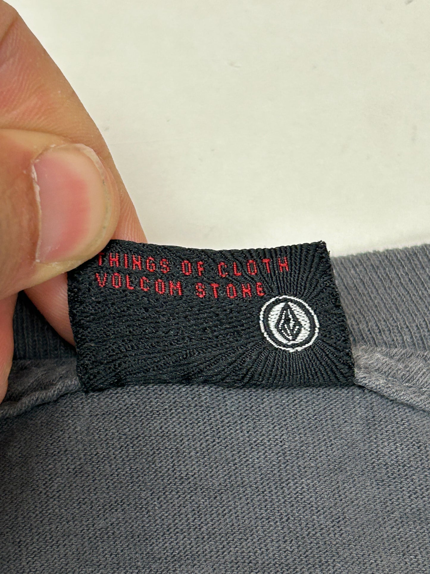 Vintage 00s Volcom Stone Long Sleeve Tee Gray Large 21.5x29.75 Inches