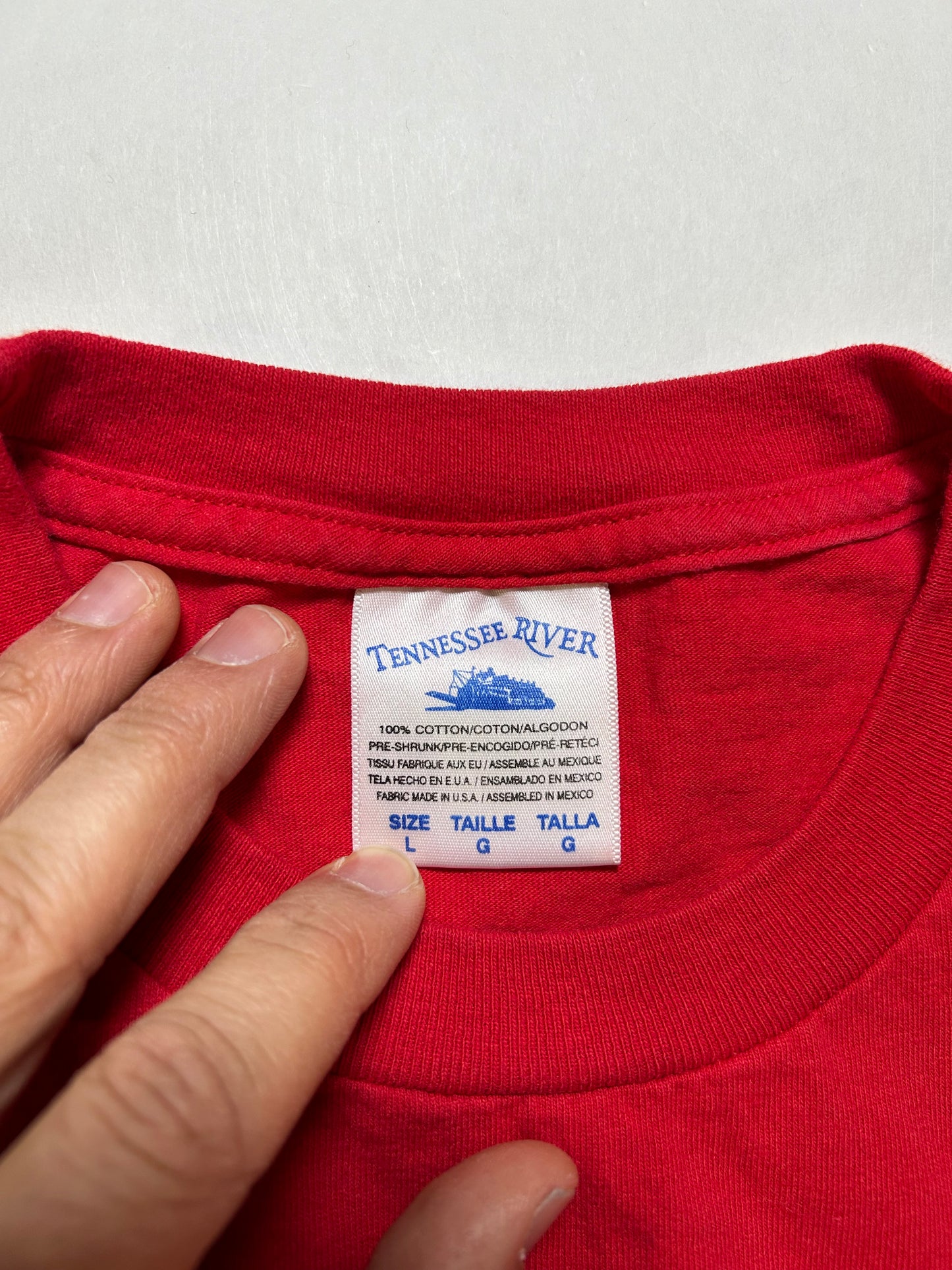 Vintage 2001 Madonna Drowned World Tour MSG Music Tee Large 21x28.76 Inches Box Logo Graphic Red