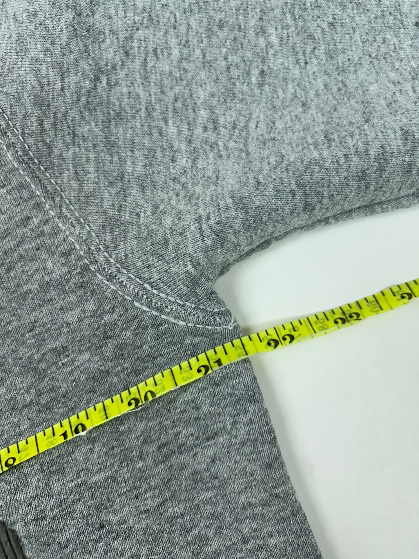 Vintage 1997 Pro Player New York Giants NFL Crewneck Sweatshirt Small/Medium Fit 21.5x26.25 Inches