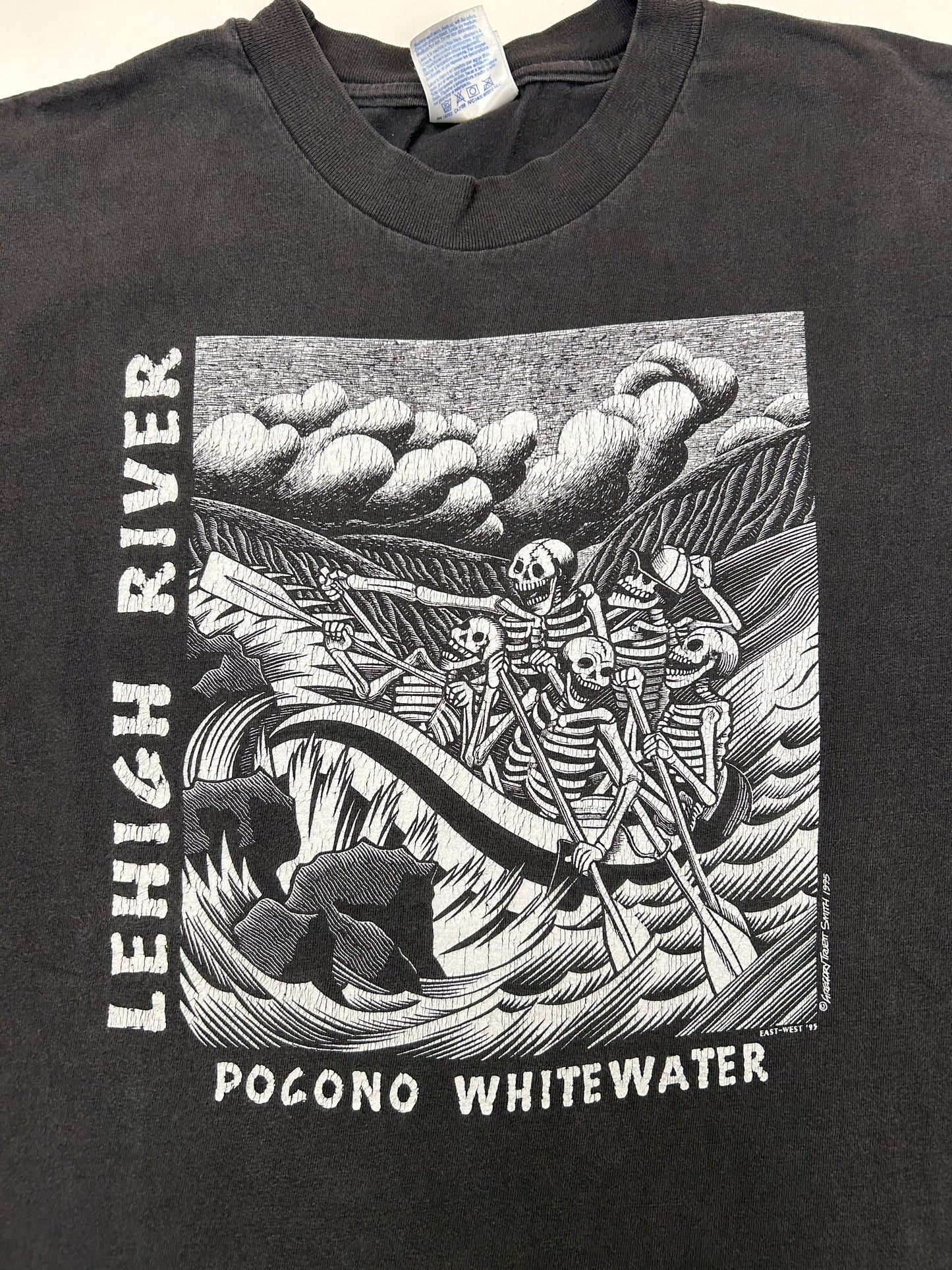 Vintage 90s Lehigh River Pocono Whitewater Rafting Skull Graphic Tee Large 21.5x27.75 Inches