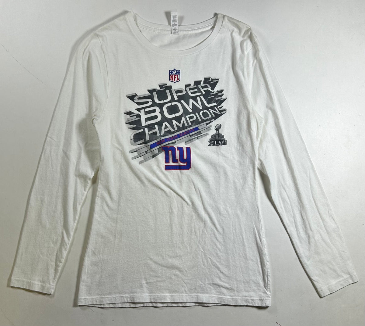 New York Giants Super Bowl Champions XLVI Long Sleeve Tee Women’s Large/Medium Fit 16.25x26.25 Inches