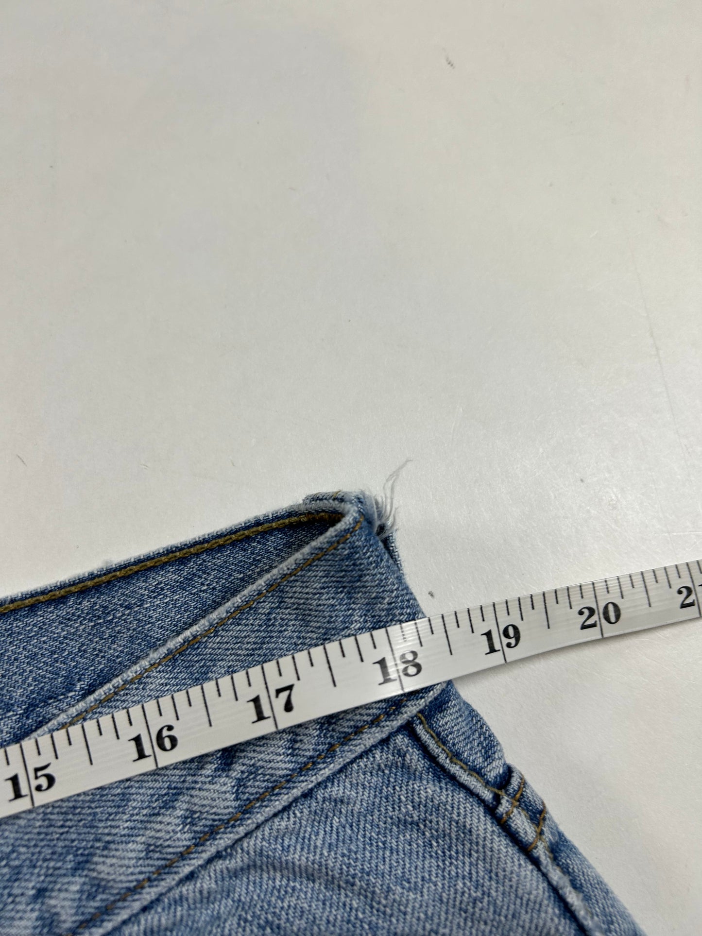 Vintage Levi's 550 Denim Blue Jean Shorts Relaxed Fit 36 18.25x23 Inches Cotton Lesotho