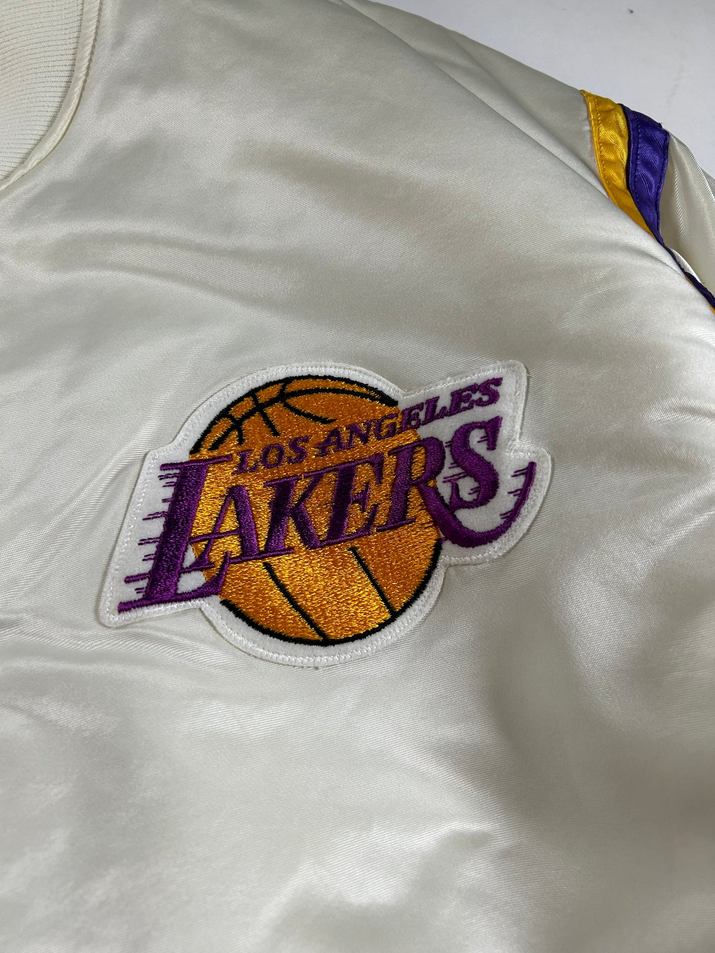 Vintage Starter Los Angeles Lakers Satin Jacket NBA 80s 90s XL/Large 26.5x/27.5 Inches