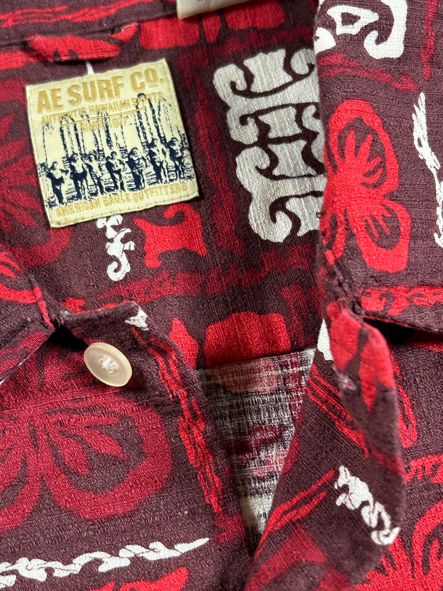 Vintage American Eagle AE Surf Co Shirt Floral Hawaiian Button Up Aloha Red XL 27.75x31.5 Inches