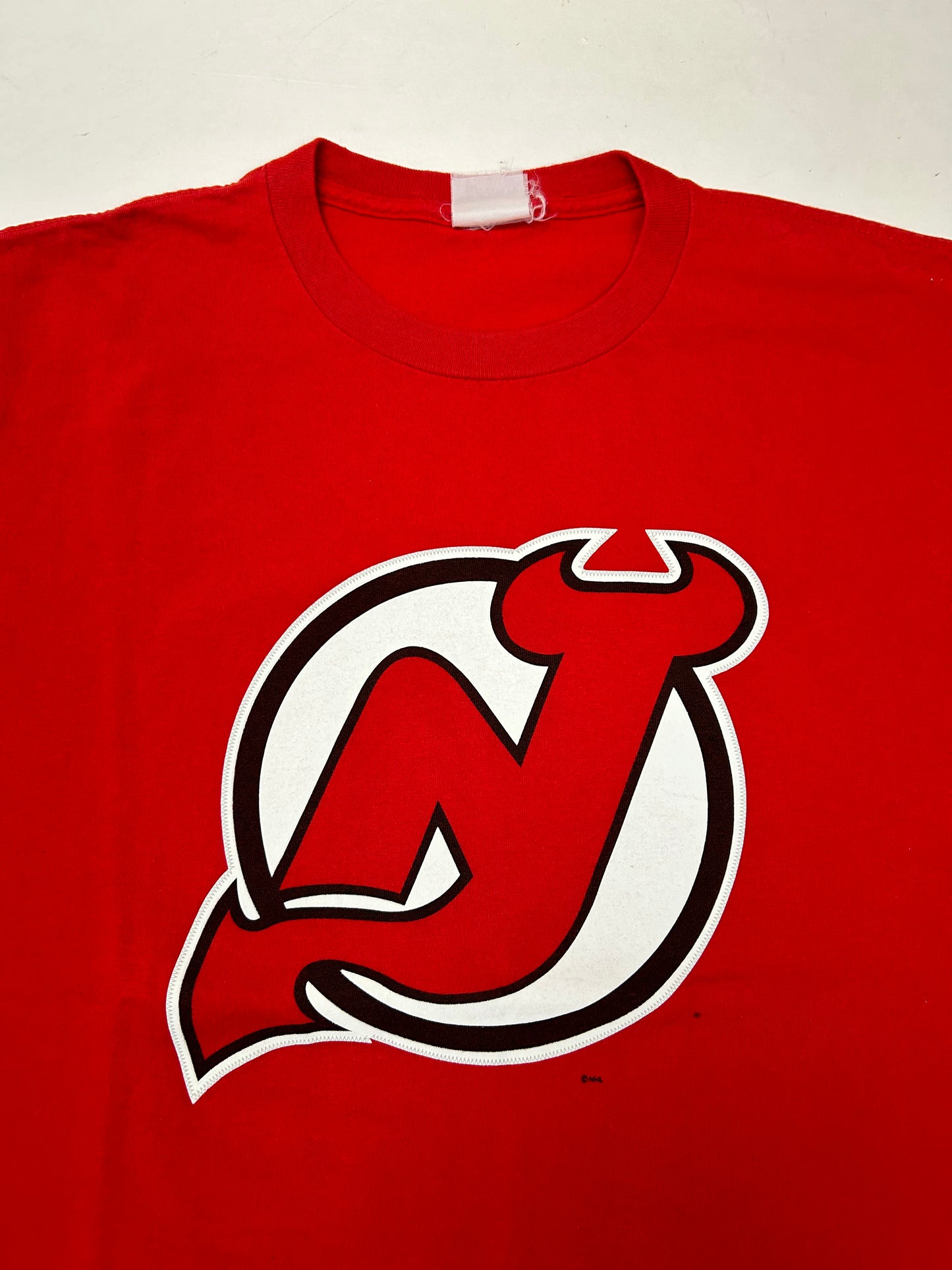 Vintage 00s New Jersey Devils Martin Brodeur #30 NHL Player Tee Large 22x28.75 Inches