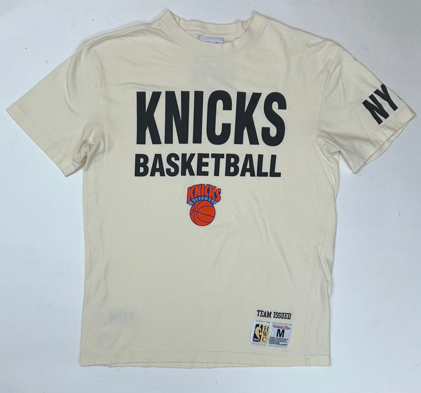 Mitchell & Ness Hardwood Classic Team Issued New York Knicks NBA Tee Medium 21x28.75 Inches