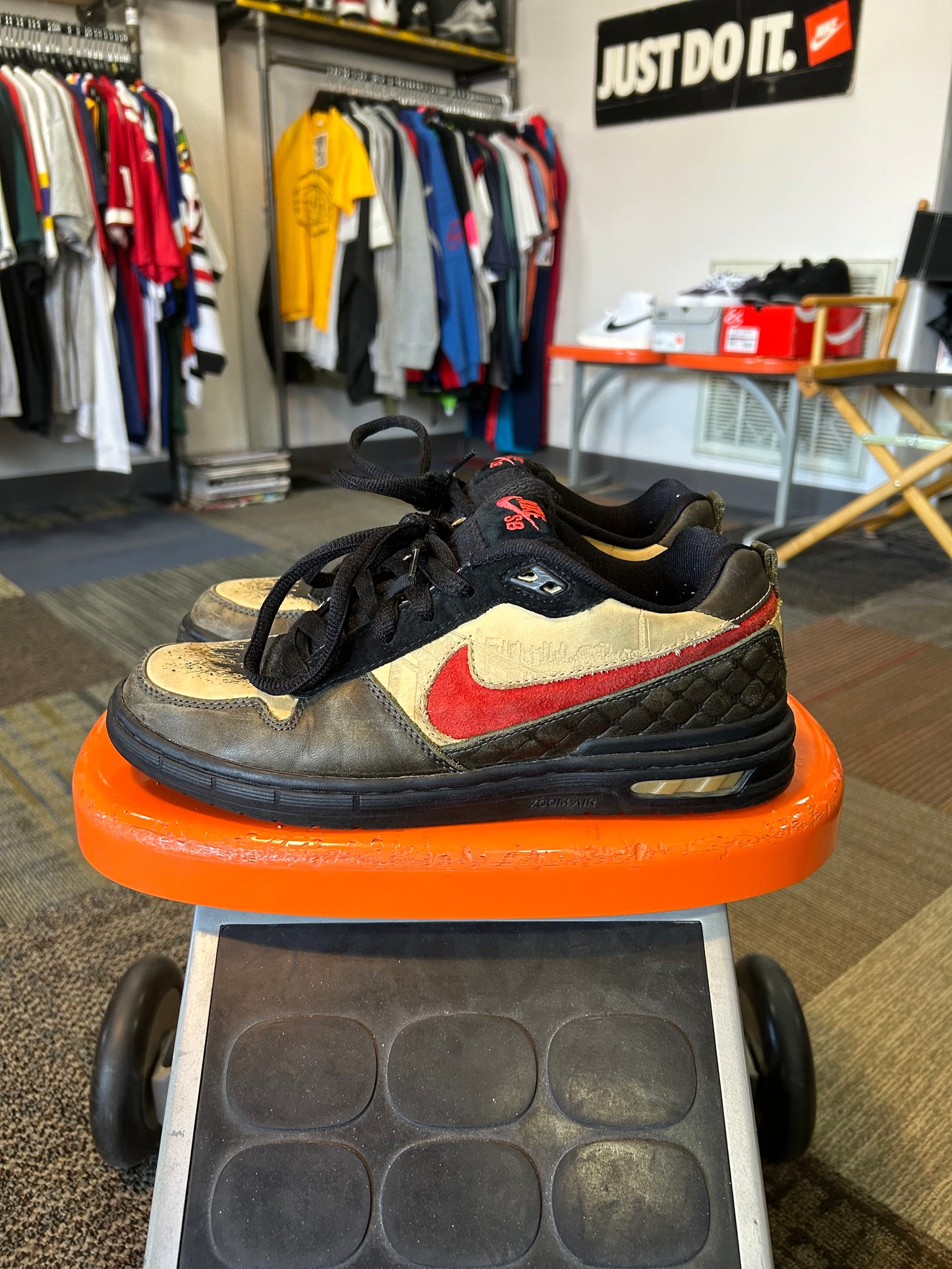 Vintage 2006 Nike SB Paul Rodriguez P-Rod 1 Zoom Air Elite Men’s Stash NYC Graffiti Art Size 10 Used As Is Wear At Your Own Risk
