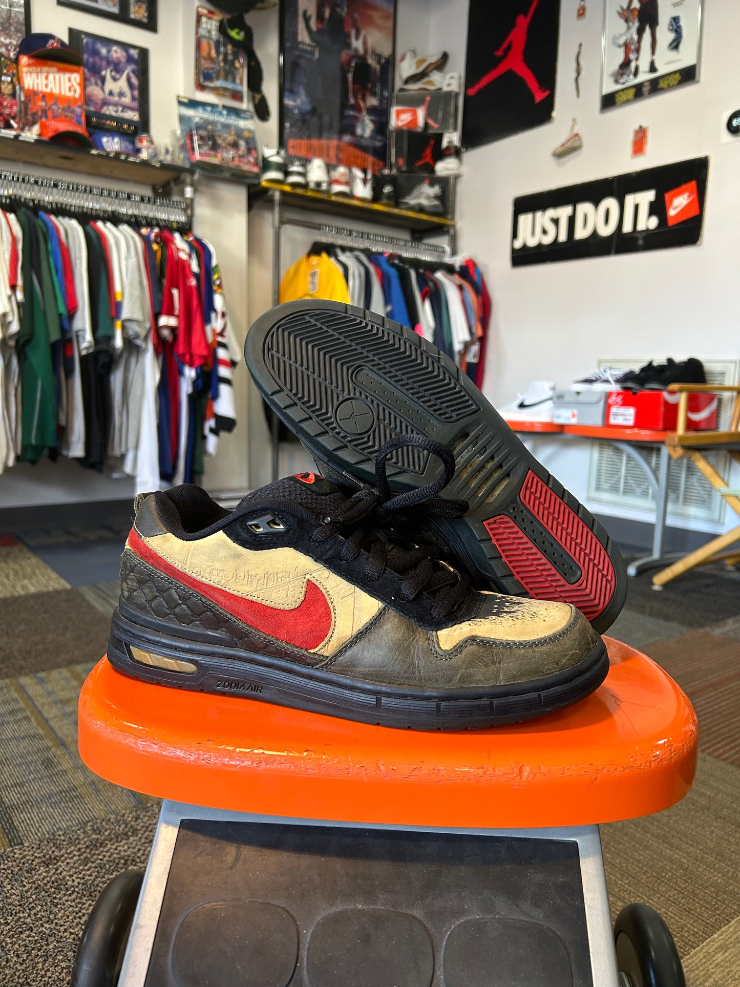Vintage 2006 Nike SB Paul Rodriguez P-Rod 1 Zoom Air Elite Men’s Stash NYC Graffiti Art Size 10 Used As Is Wear At Your Own Risk